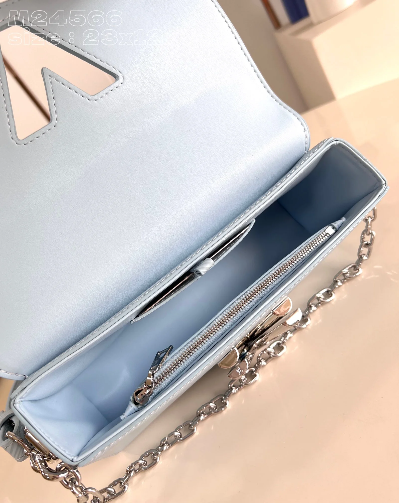Louis Vuitton Twist M24566 Sky Blue - image7