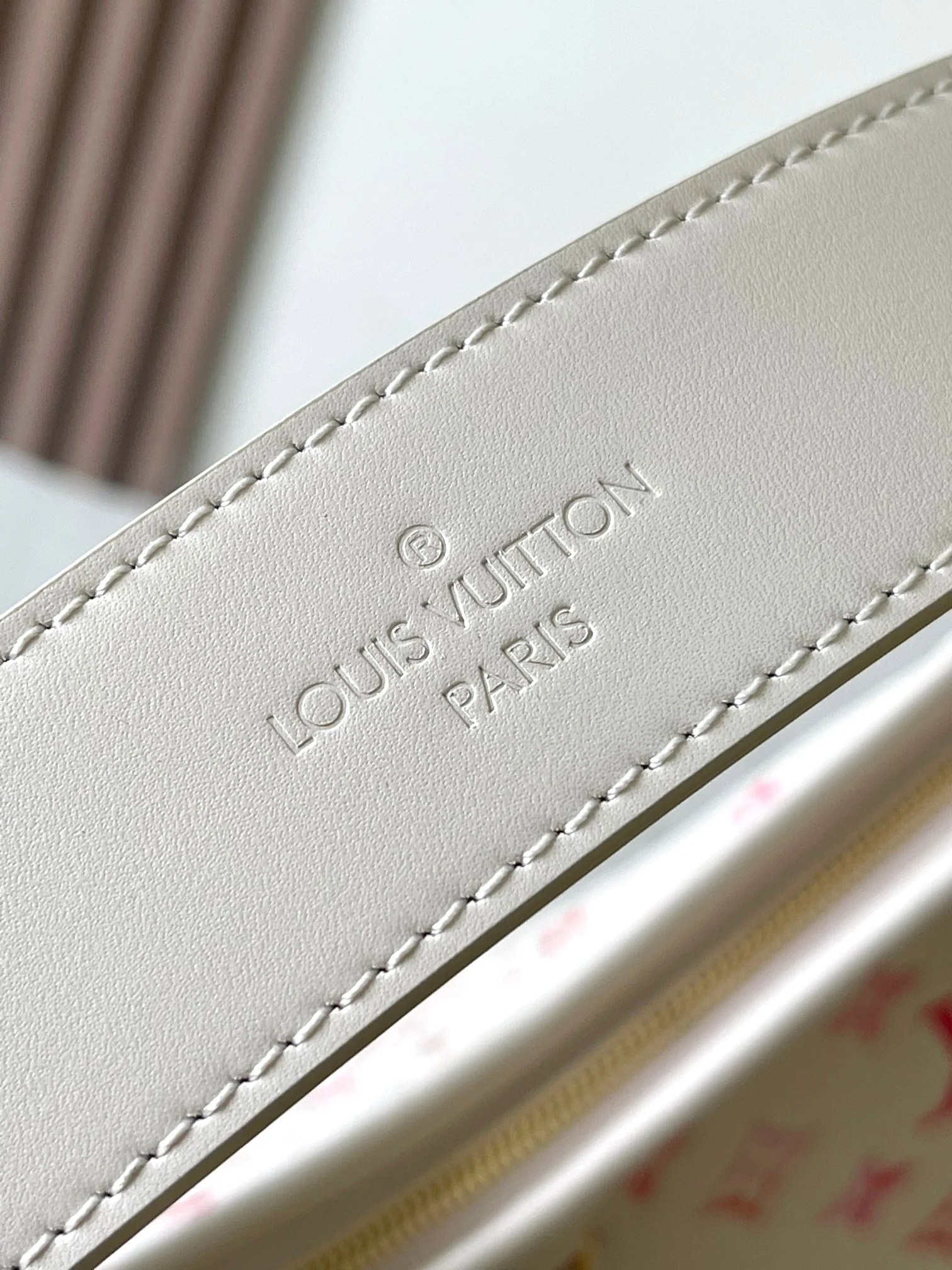 Louisvuitton Carryall Small Handbag Monogram Empreinte Embossed Leather M24652 29x24x12cm - description_image6