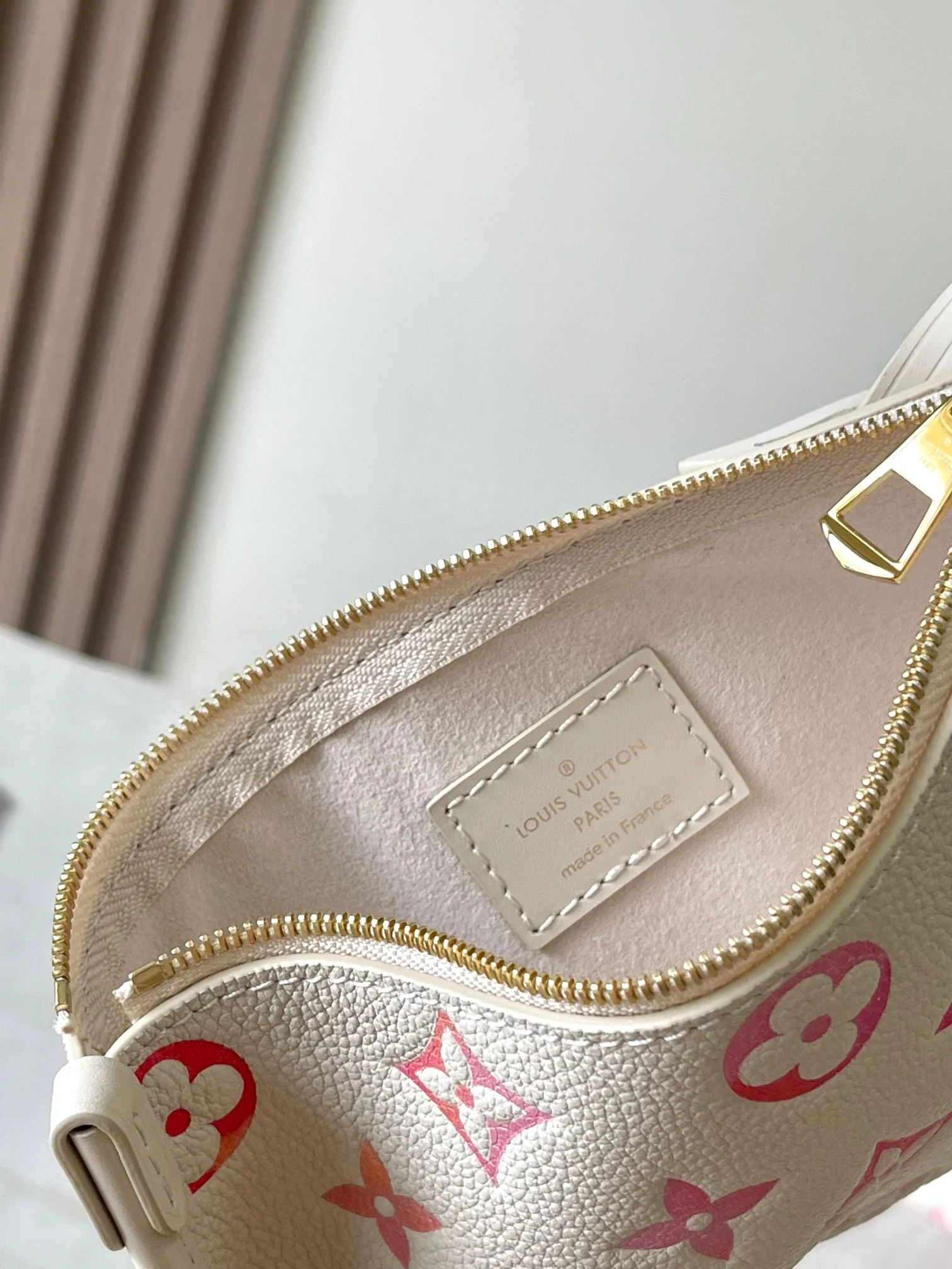 Louisvuitton Carryall Small Handbag Monogram Empreinte Embossed Leather M24652 29x24x12cm - description_image7