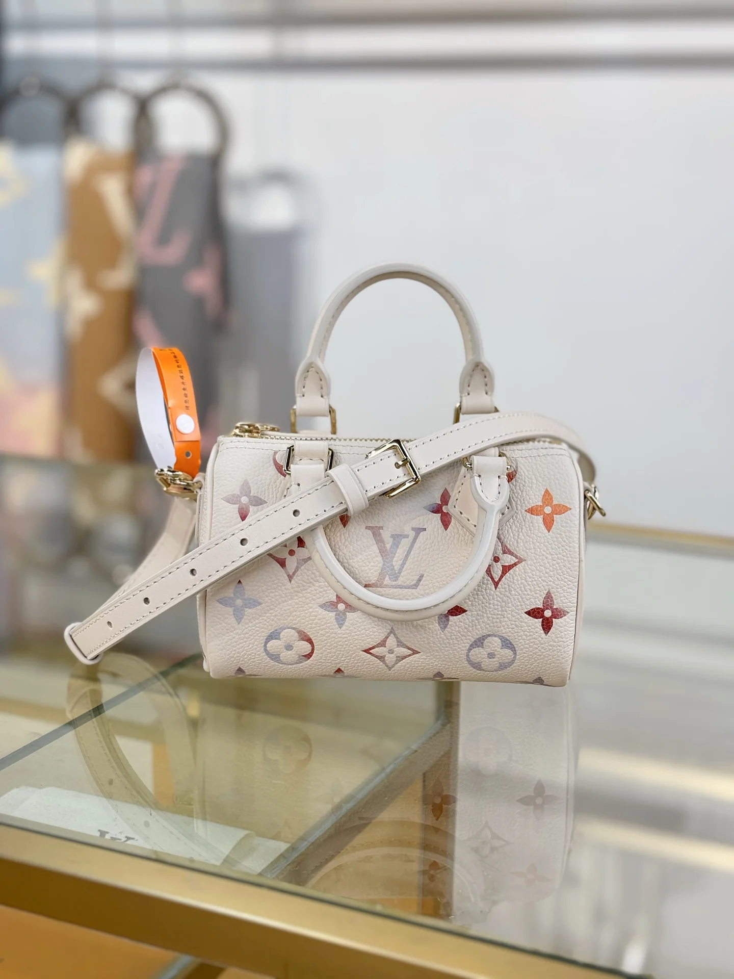 Louisvuitton Speedy Handbag M25591 16x10x7.5 cm - description_image2