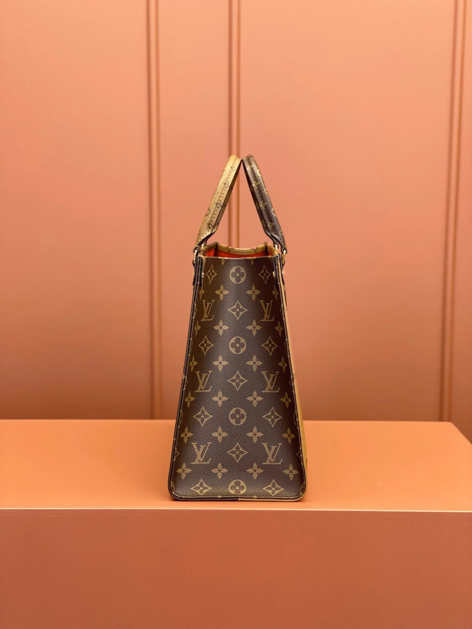 Louisvuitton Onthego Medium Tote Bag M45039 35x27x14 cm - description_image6