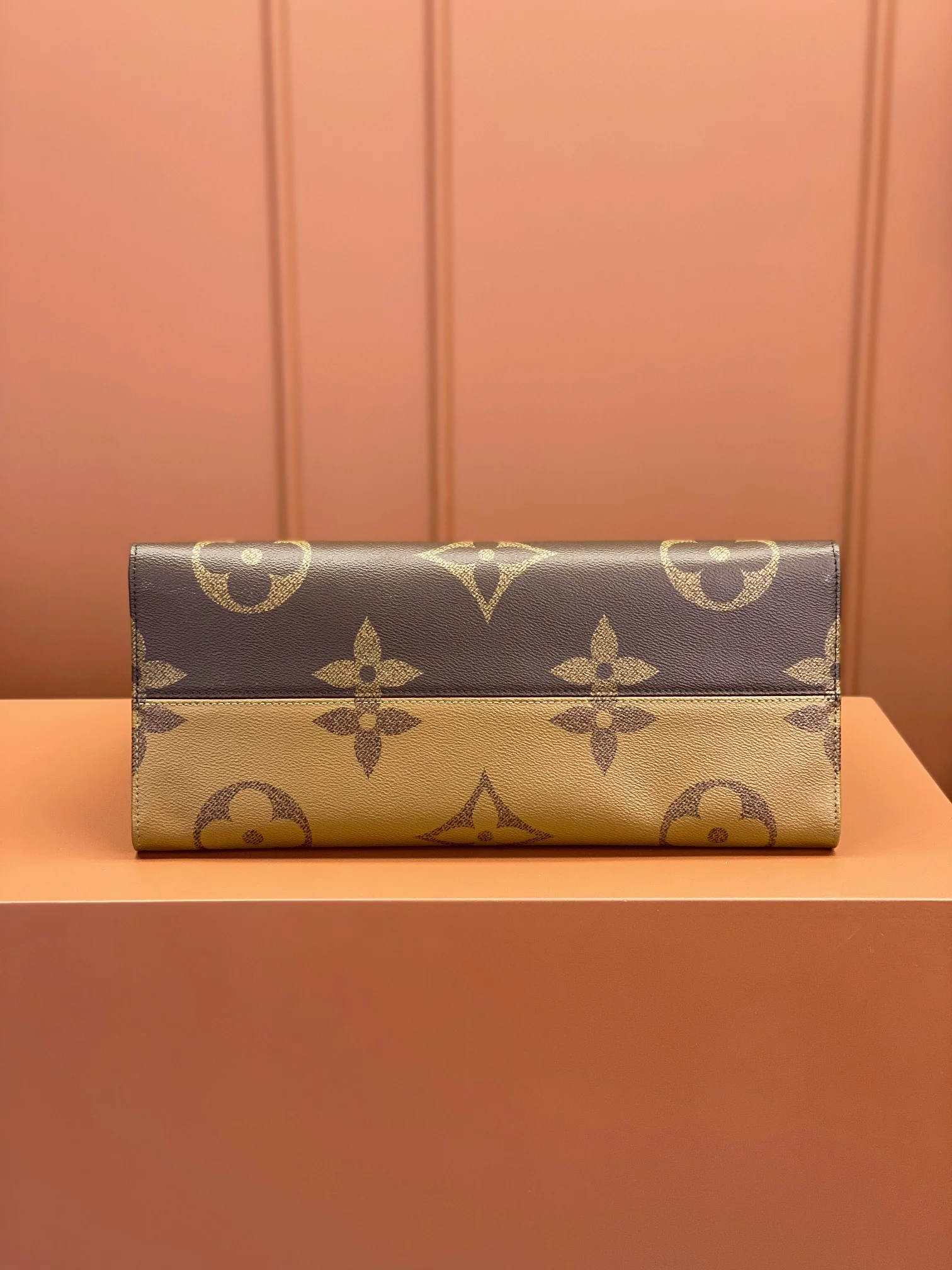 Louisvuitton OnTheGo Large Tote M45320 41x34x19 cm - description_image9