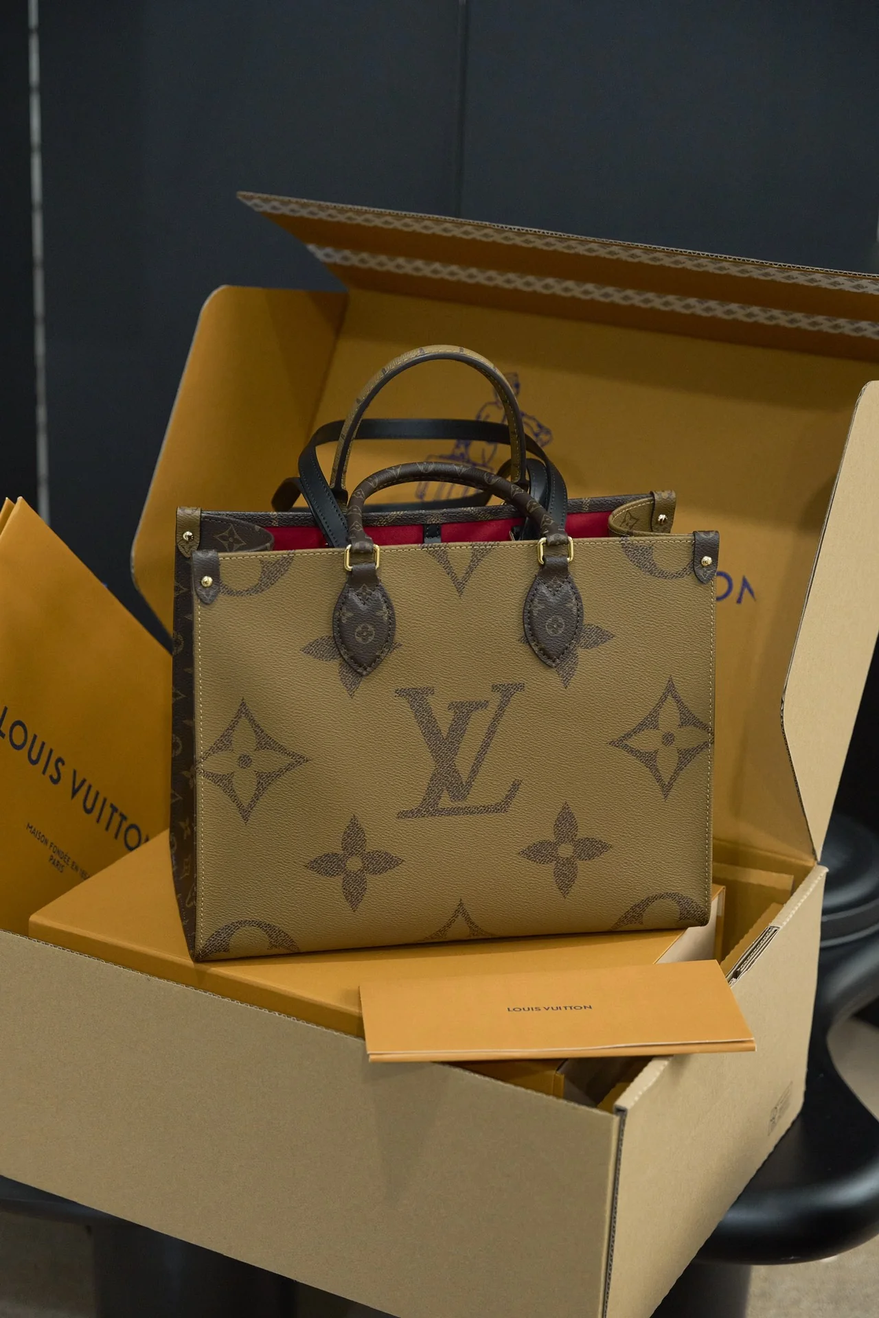 Louisvuitton OnTheGo Handbag M45321 Medium - description_image1