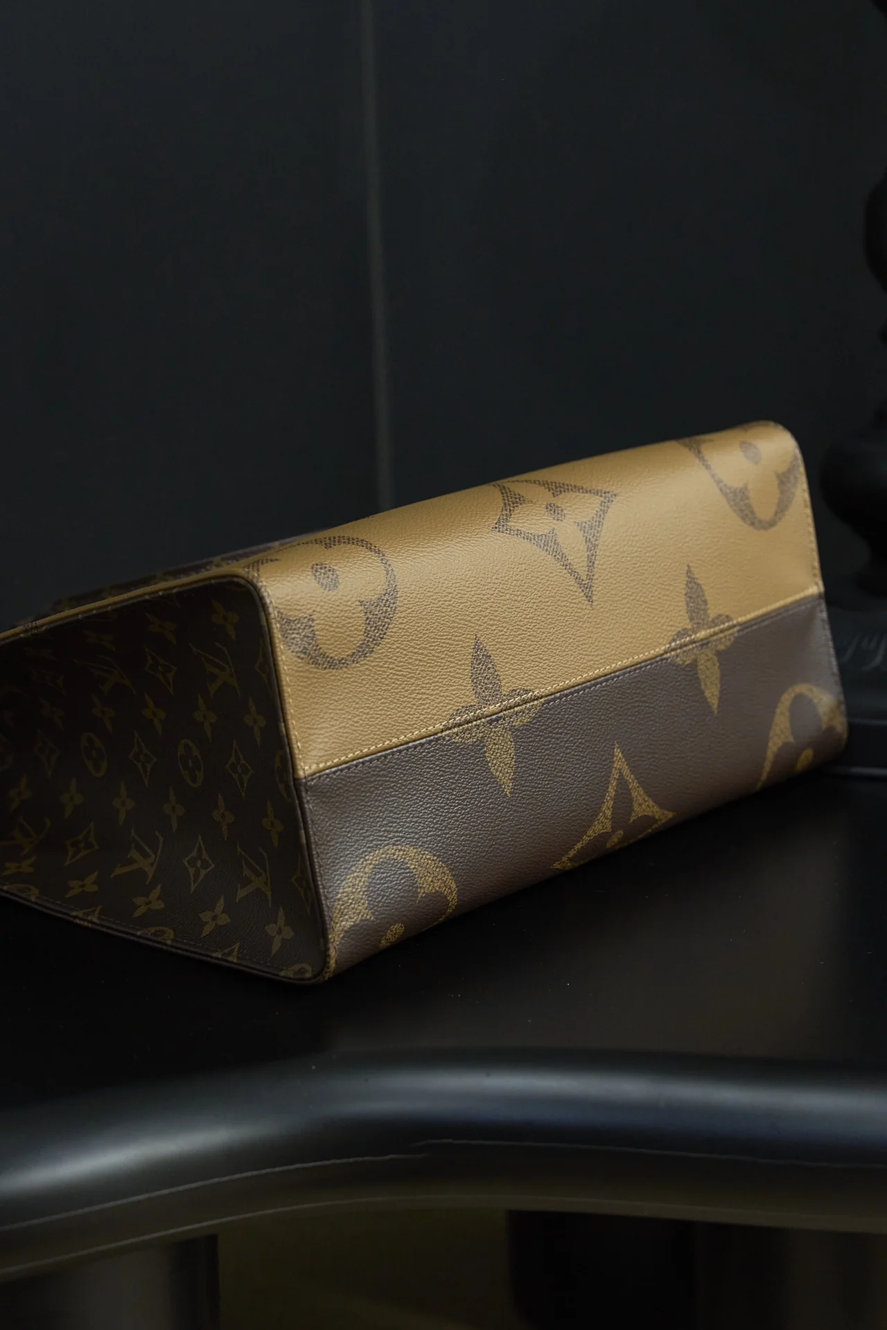 Louisvuitton OnTheGo Medium Tote Bag M45321 35x27x14 cm - description_image7