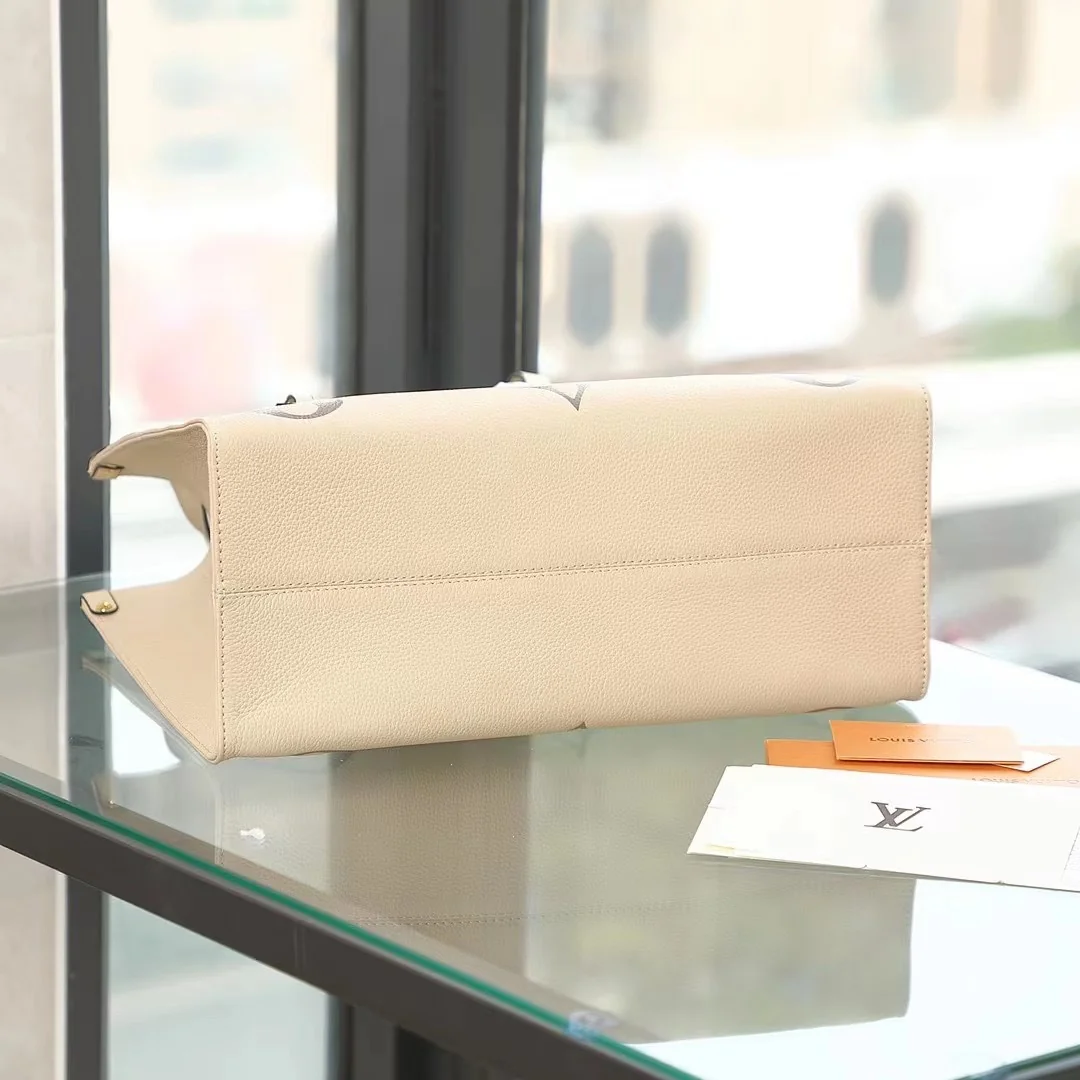 Louisvuitton OnTheGo M45494 36x26x13 cm - description_image6