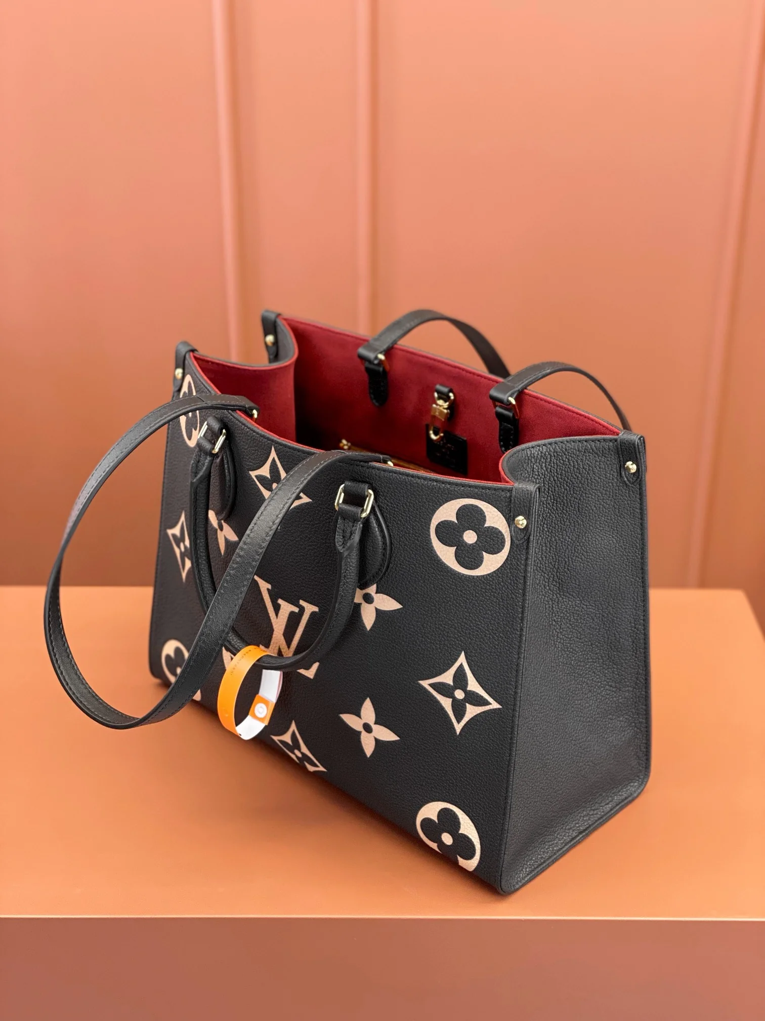 Louisvuitton OnTheGo Medium Tote M45495 35x27x14 cm - description_image4