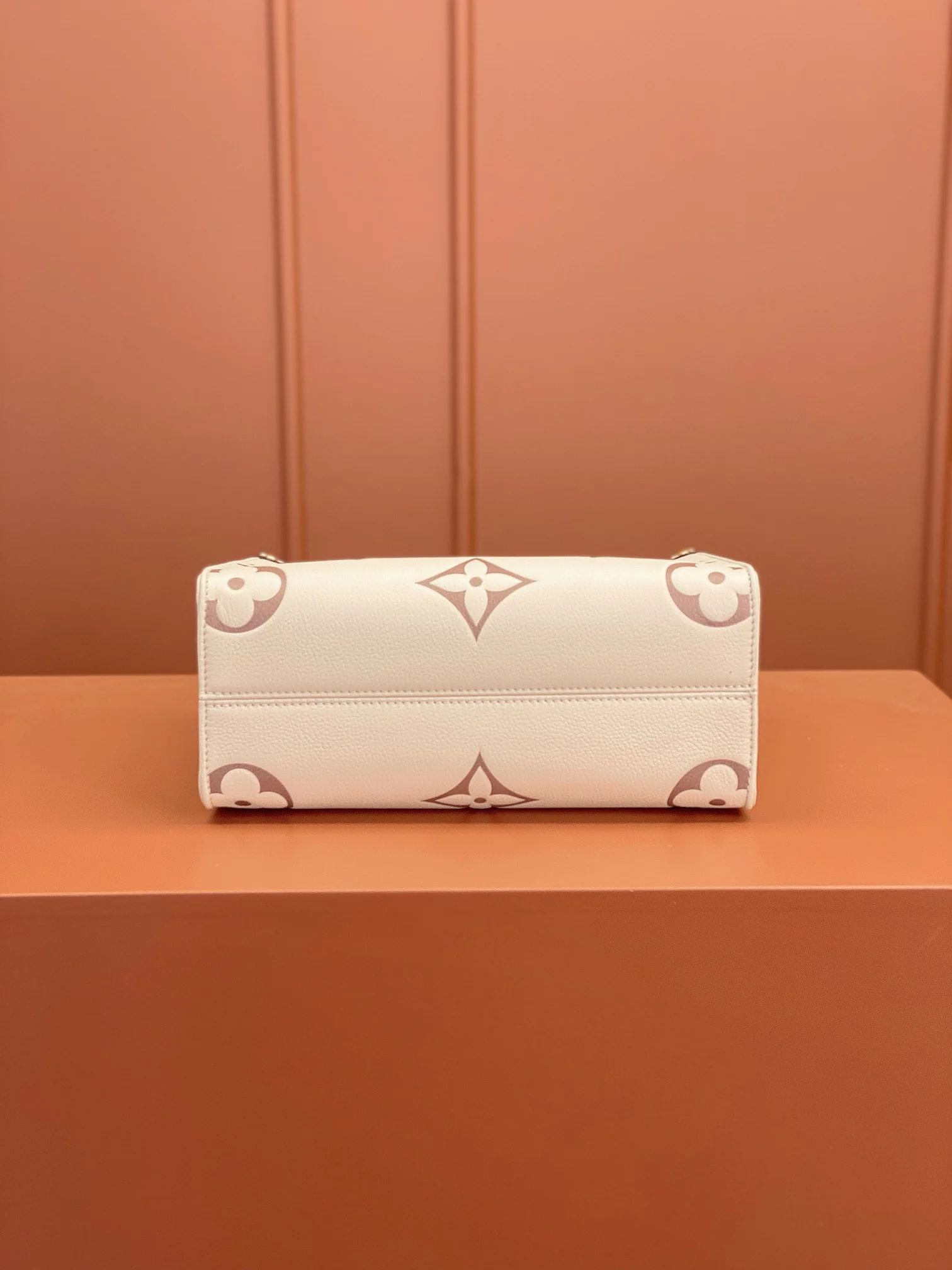 Louisvuitton Onthego Small Tote M45653 25x19x11.5 cm - description_image9