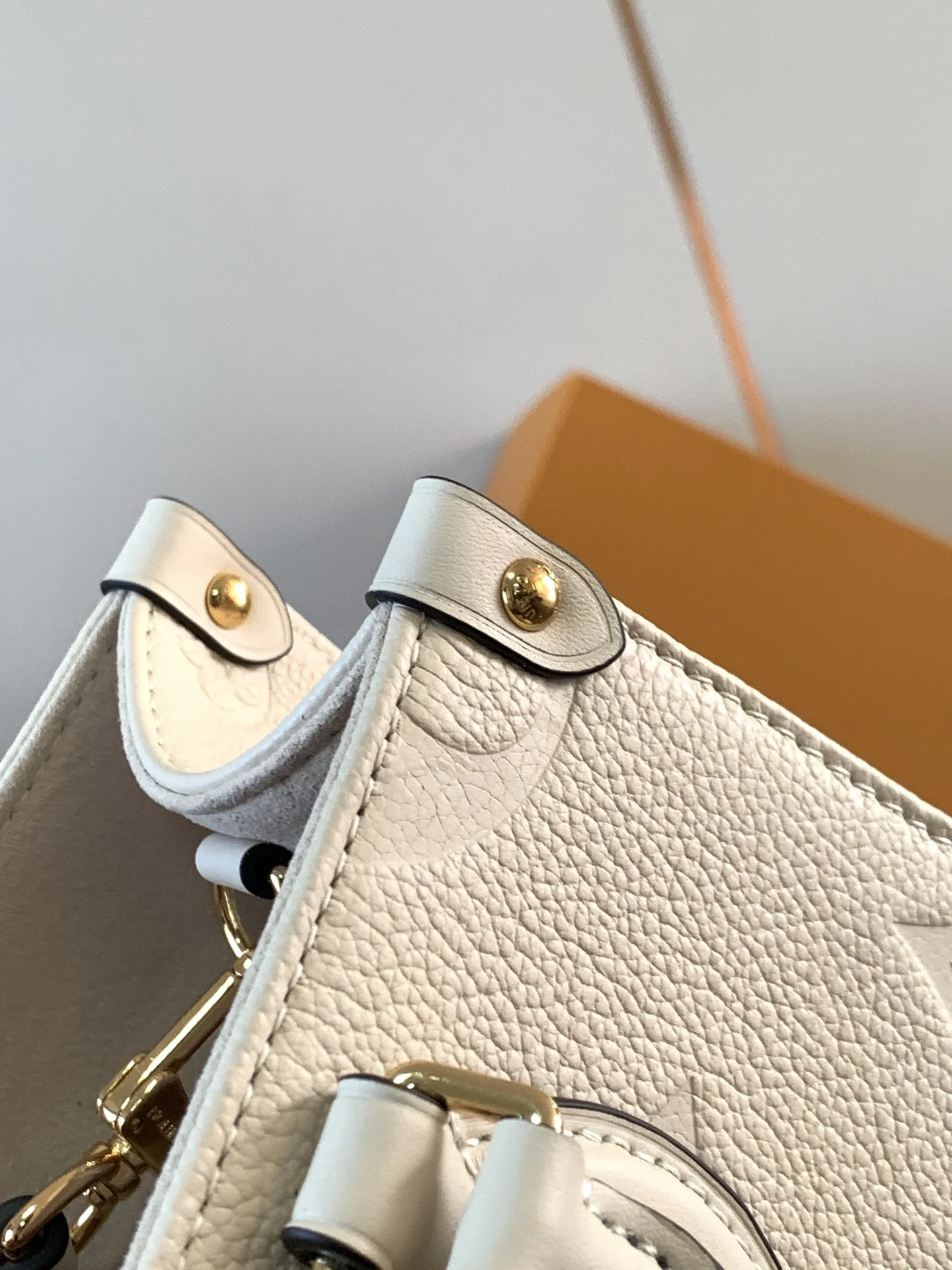 Louisvuitton OnTheGo Tote M45654 25.0 x 11.0 x 19.0 cm - description_image6