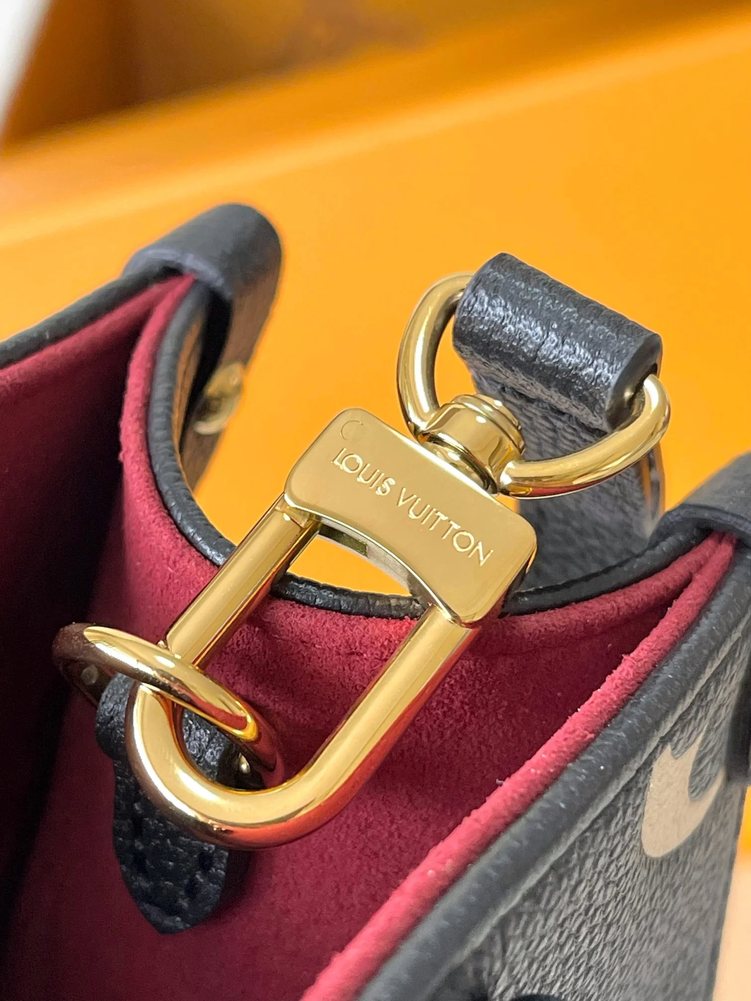 Louisvuitton Onthego Small Handbag M45659 25x19x11.5 cm - description_image5