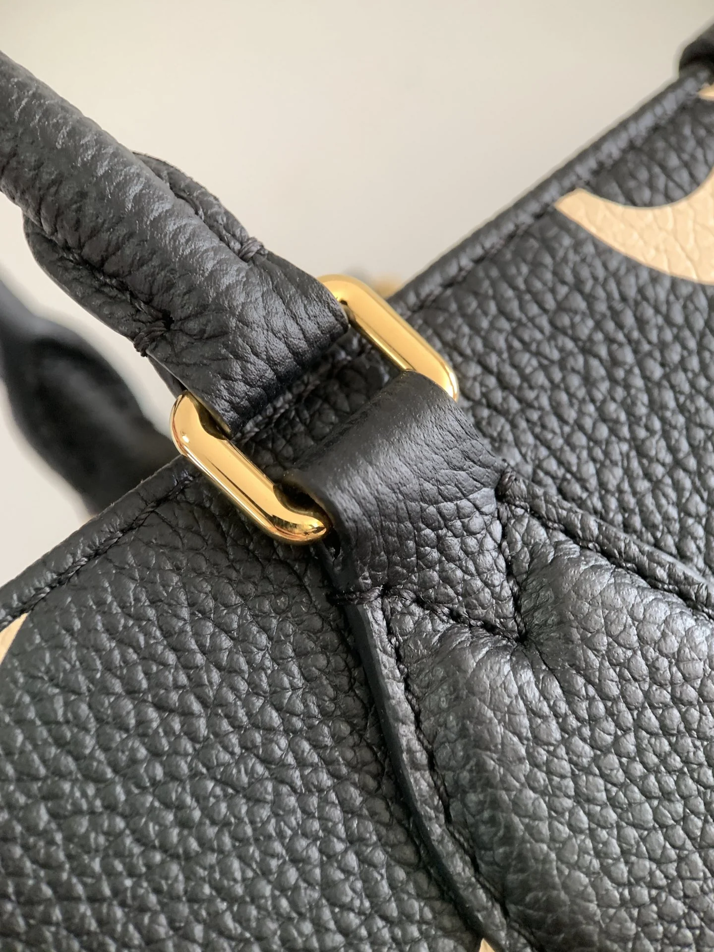 Louisvuitton OnTheGo Small Handbag M45659 25cm - description_image6