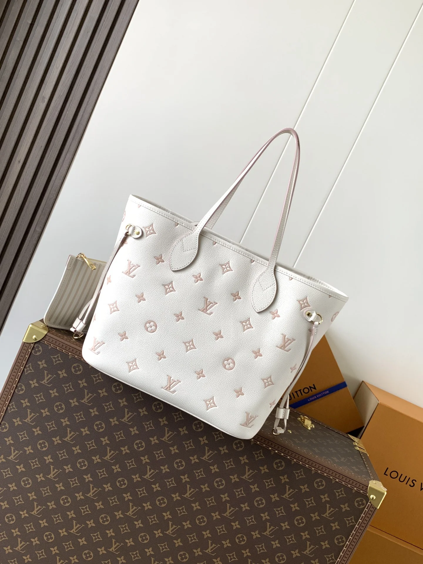 Louisvuitton Neverfull Medium Tote 32x29x17 cm - description_image1