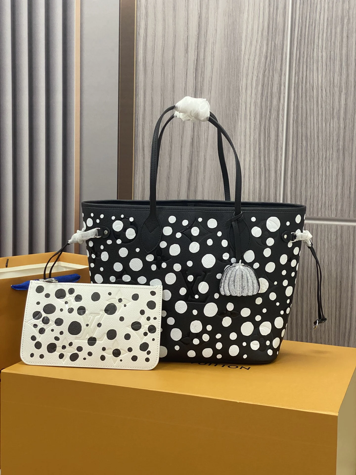 Louisvuitton Neverfull M45686 31x28x14 cm - description_image1