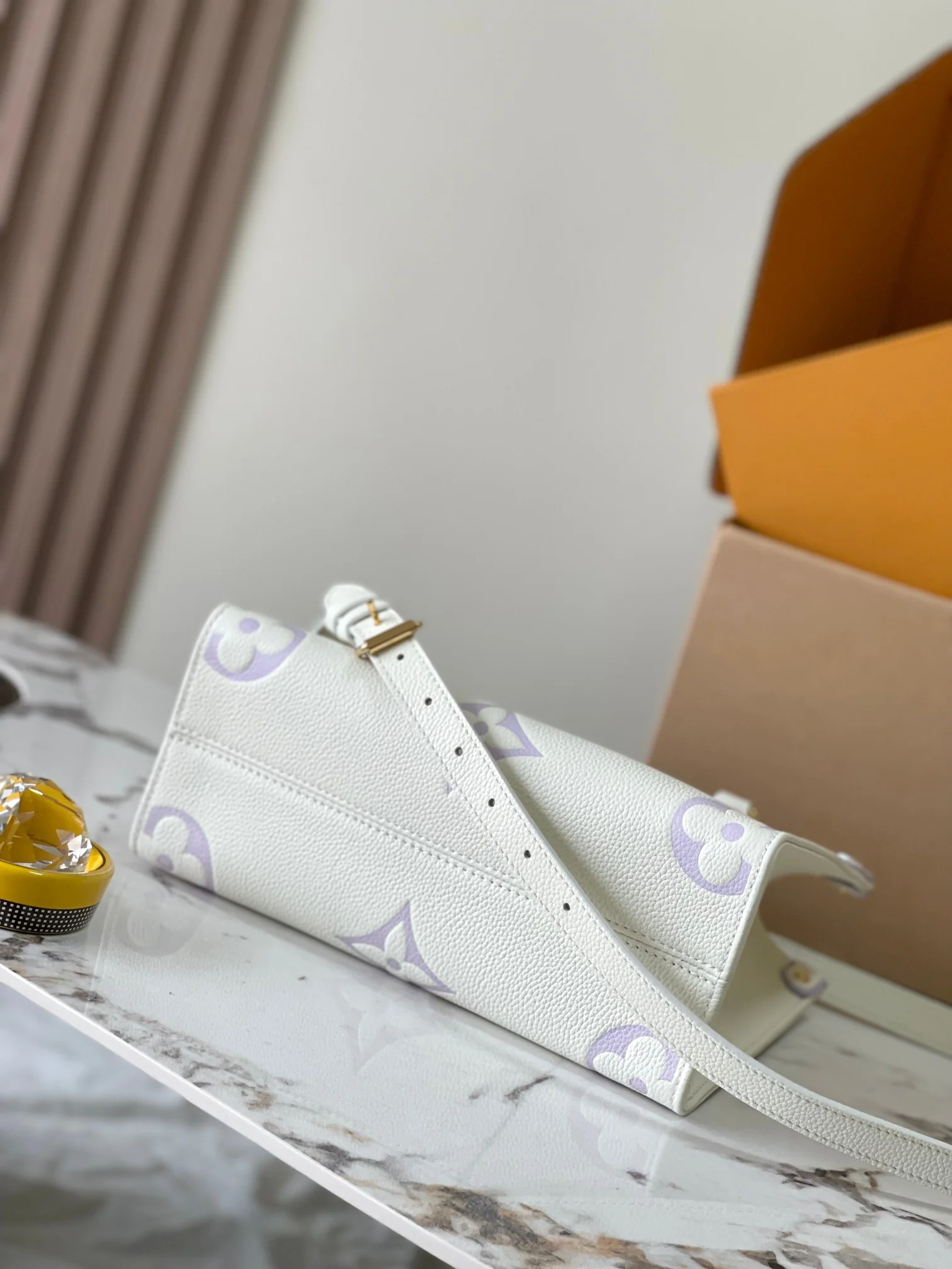 Louisvuitton Onthego Small Tote M45779 25x19x11.5 cm - description_image4