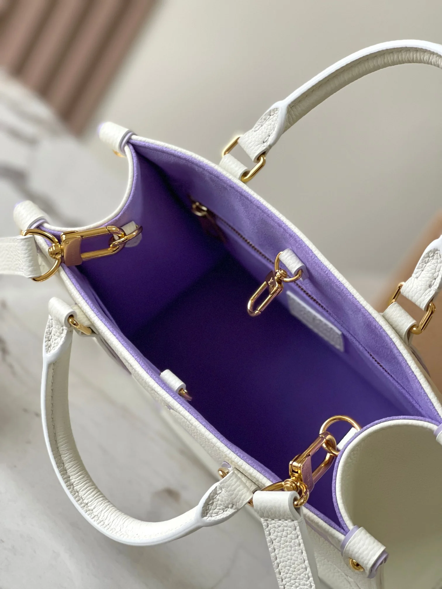 Louisvuitton Onthego Small Tote M45779 25x19x11.5 cm - description_image8