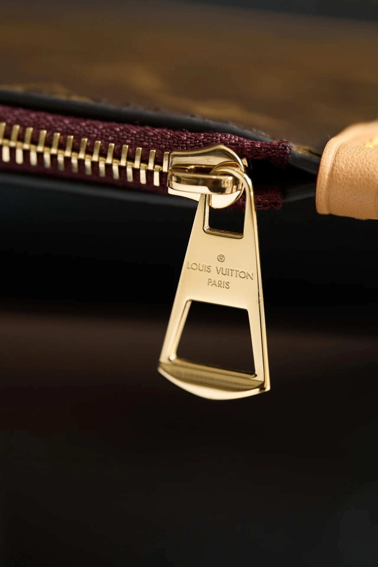 Louisvuitton Carryall Handbag M46197 Medium - description_image5