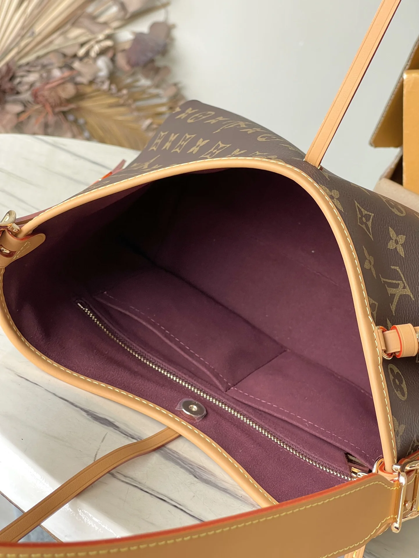 Louisvuitton Carryall Small Handbag M46203 29 x 24 x 12 cm - description_image9