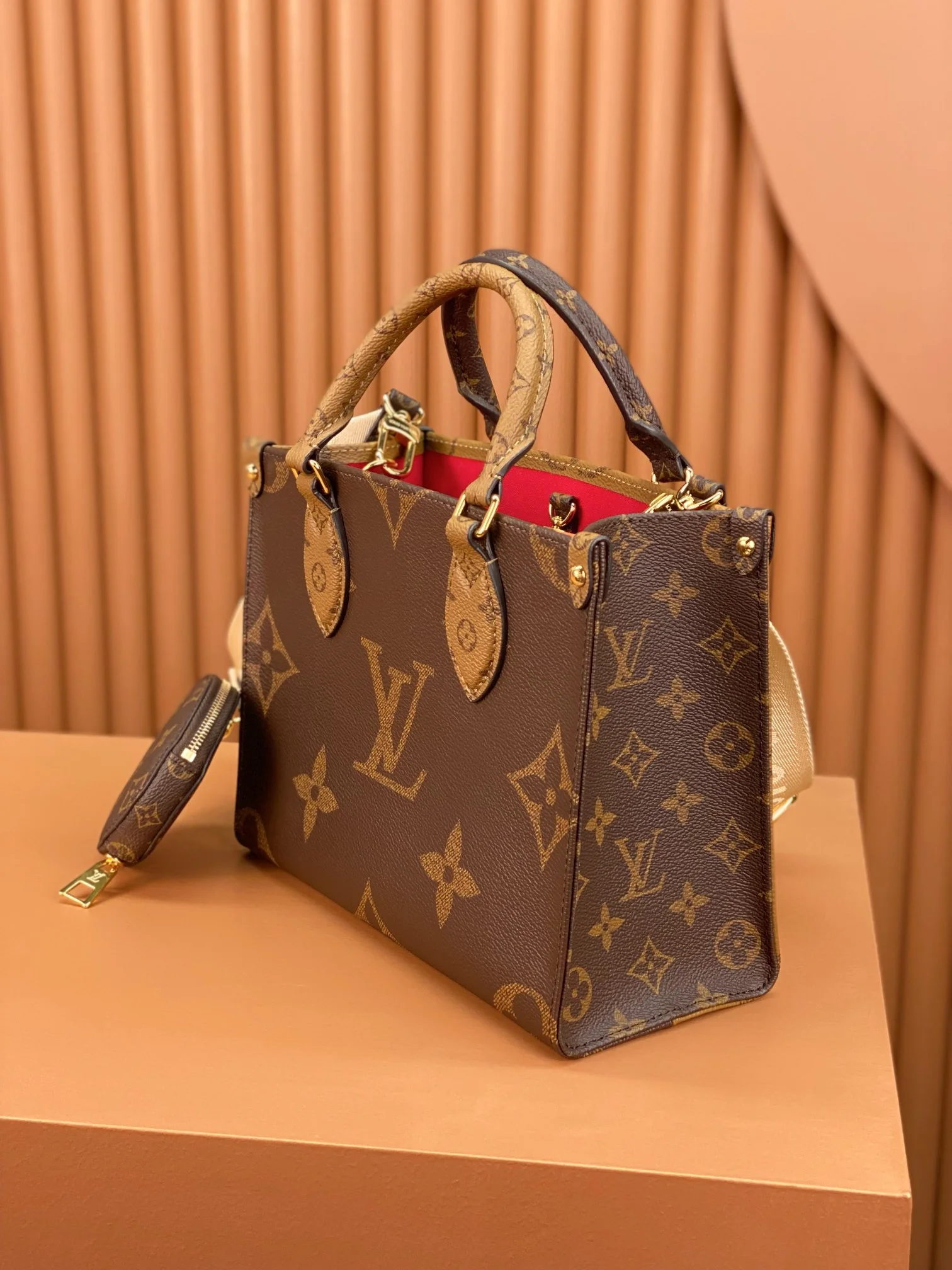 Louisvuitton OnTheGo Small Tote M46373 25x19x11.5 cm - description_image3