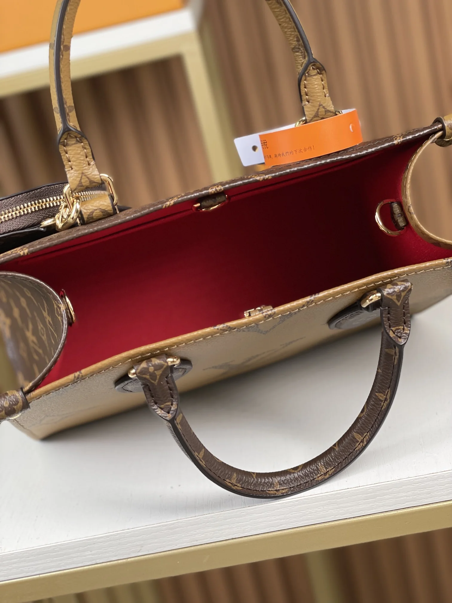 Louisvuitton OnTheGo Small Handbag M46373 25x19x11.5 cm - description_image8