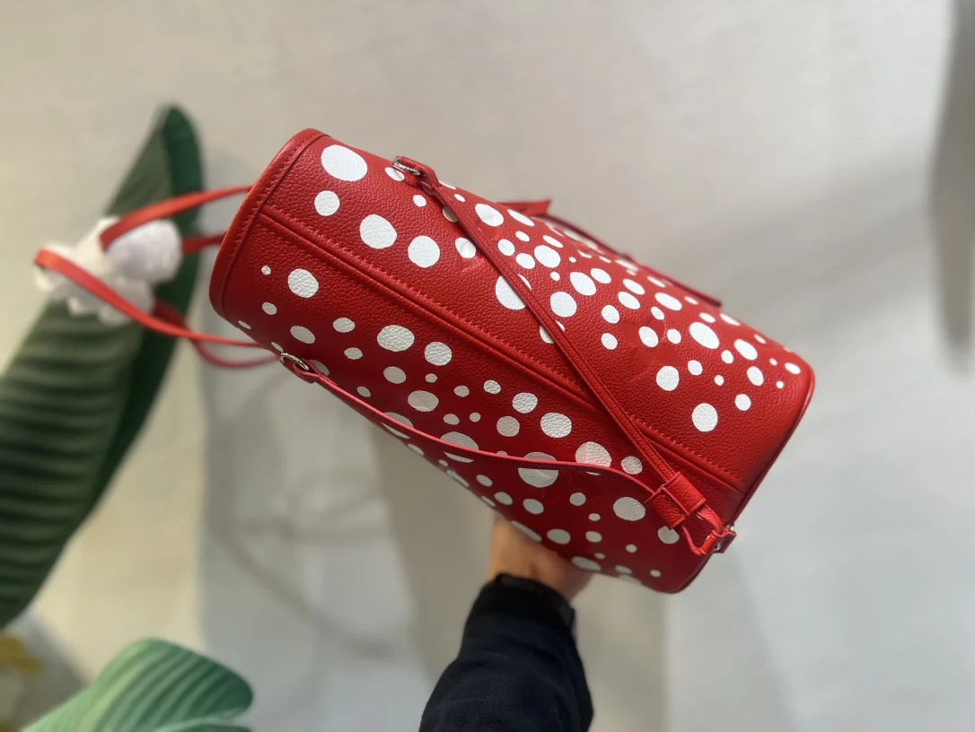 Louisvuitton OnTheGo Medium Tote M46422 32 x 29 x 17 cm - description_image3