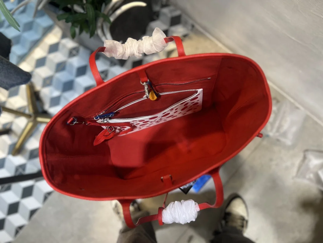 Louisvuitton OnTheGo Medium Tote M46422 32 x 29 x 17 cm - description_image8