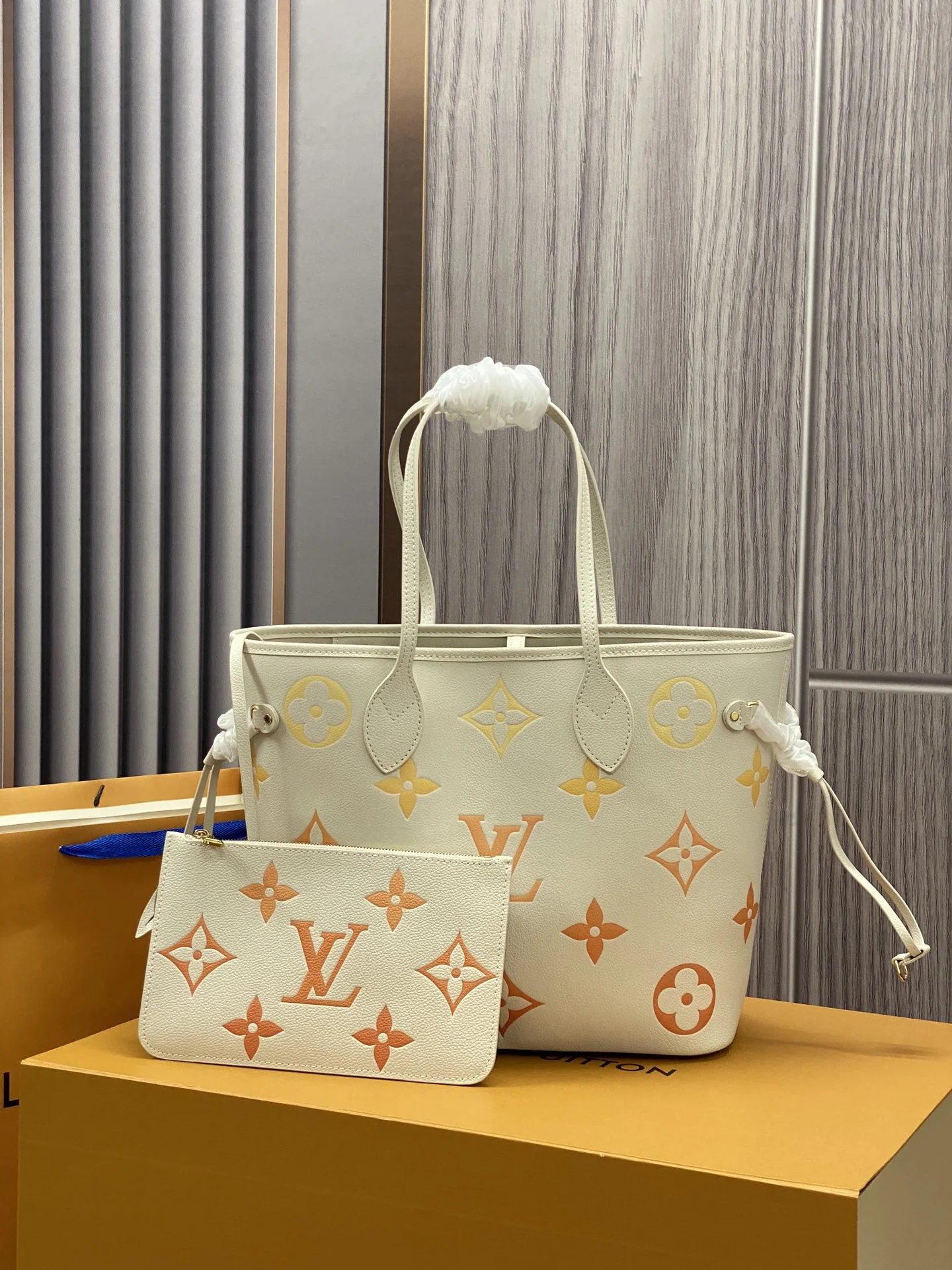 Louisvuitton Neverfull Medium Handbag M46516 31x28x14 cm - description_image1