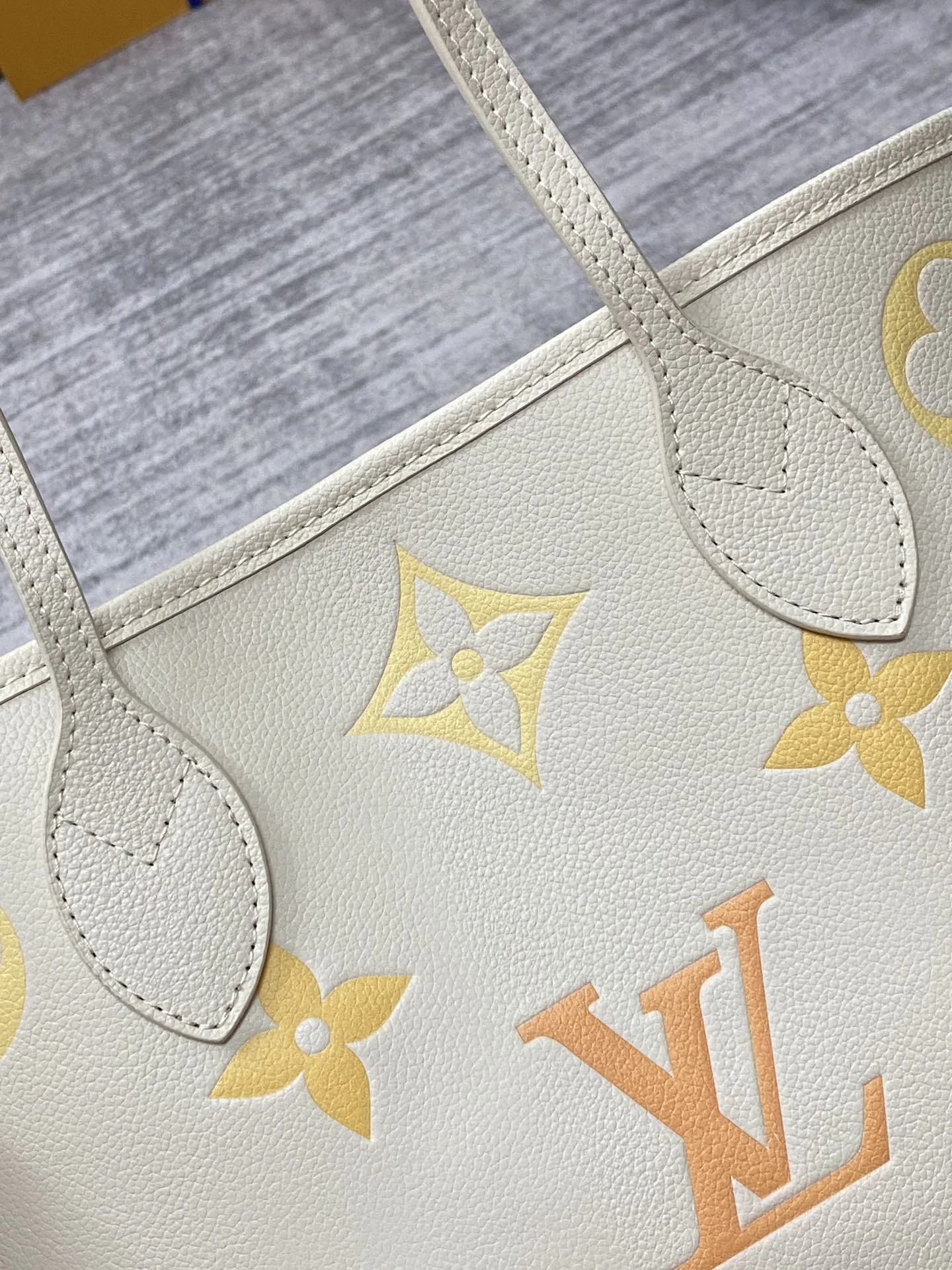 Louisvuitton Neverfull Medium Handbag M46516 31x28x14 cm - description_image5