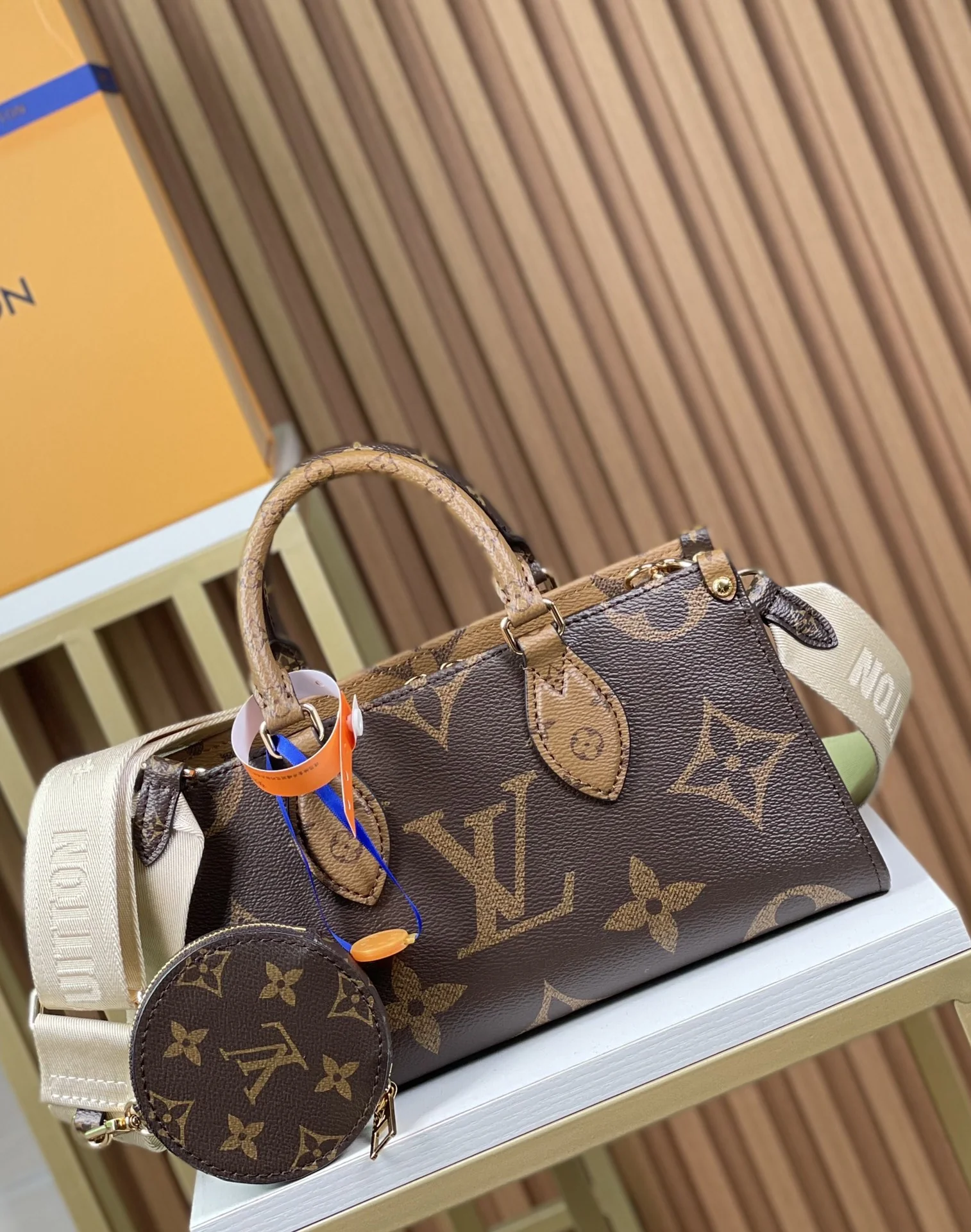 Louisvuitton Onthego Small Tote Monogram M46653 25x13x10 cm - description_image2