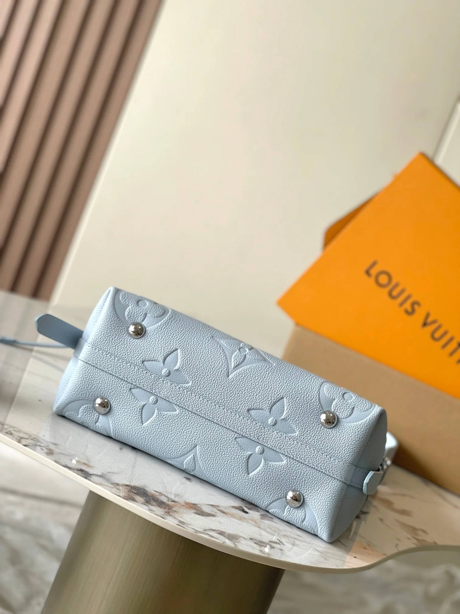 Louisvuitton Carryall Small Handbag Monogram Empreinte Embossed Leather M46673 29x24x12 cm - description_image4