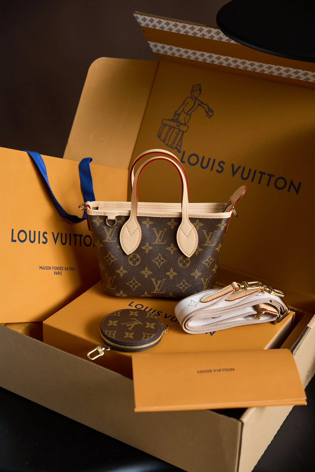 Louisvuitton Neverfull BB Handbag M46705 24x14x9 cm - description_image1