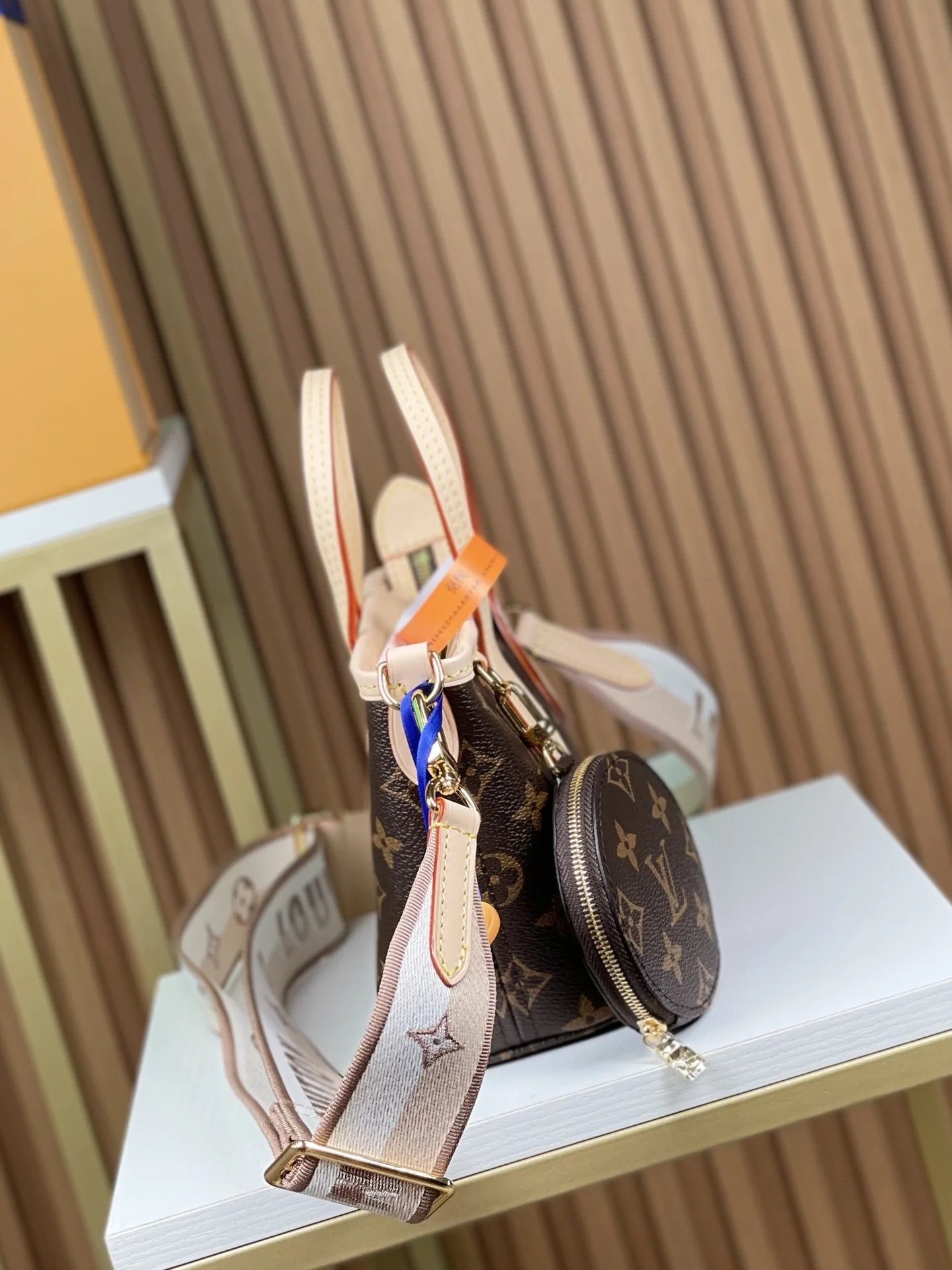 Louisvuitton Neverfull BB M46705 24x14x9 cm - description_image4