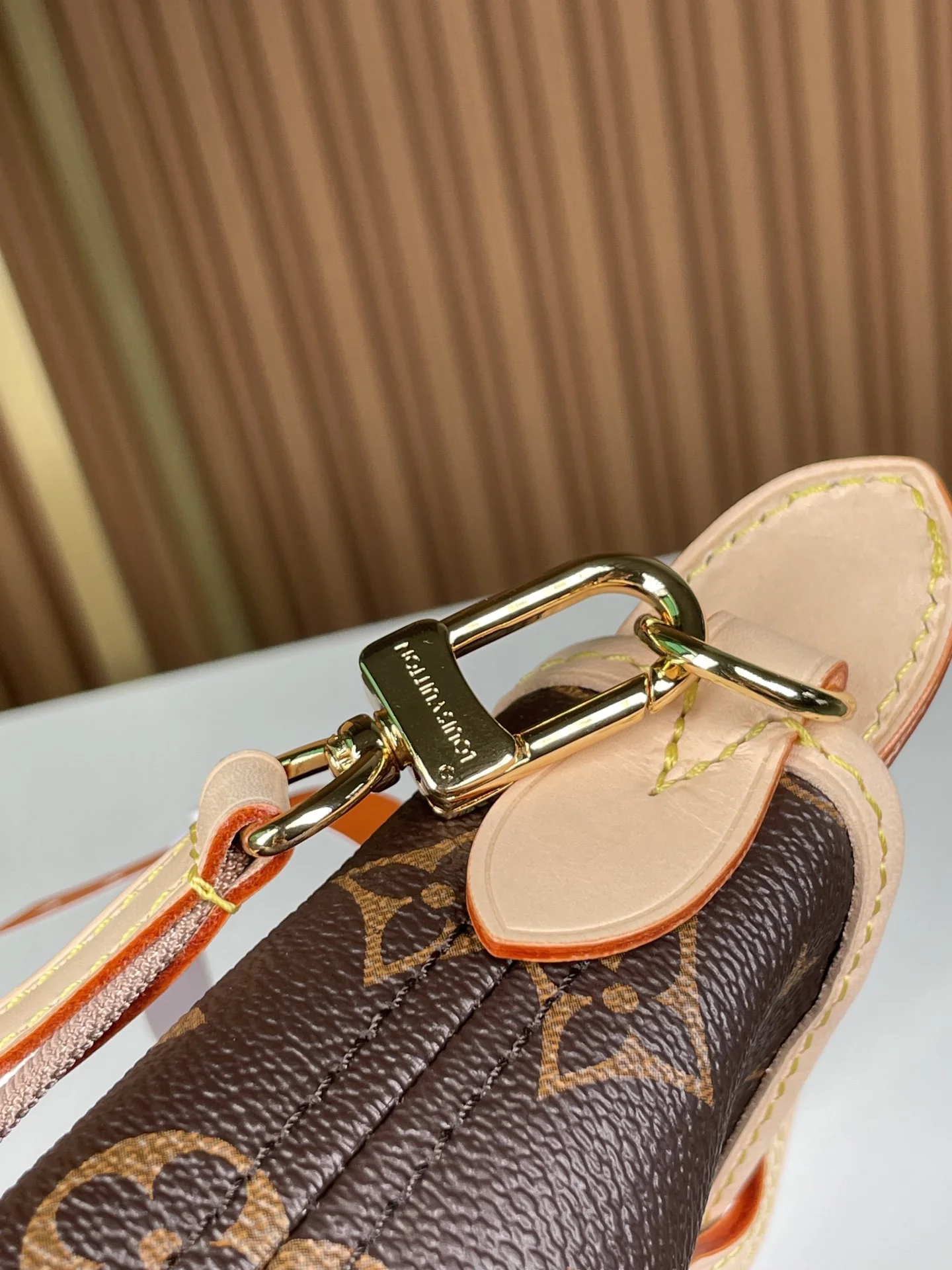 Louisvuitton Neverfull BB M46705 24x14x9 cm - description_image8