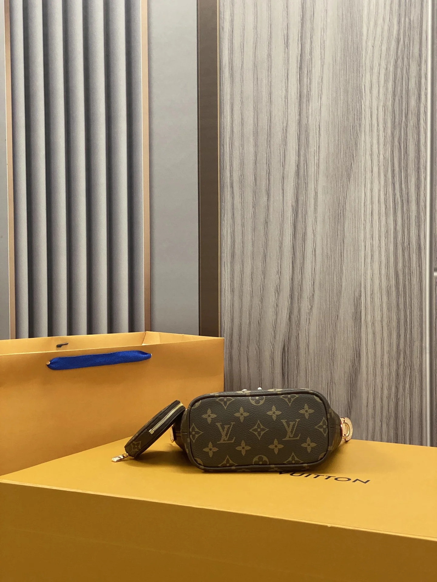 Louisvuitton Neverfull BB M46705 24x14x9 cm - description_image4