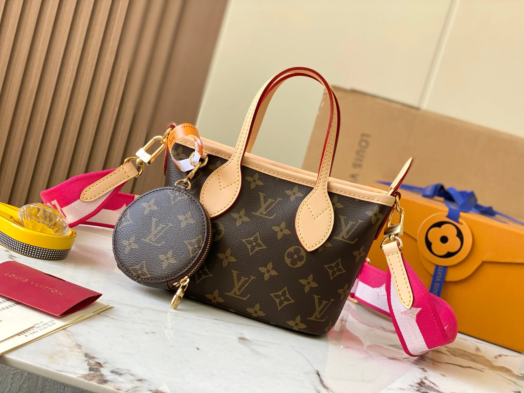 Louisvuitton Neverfull BB Handbag M46786 24x14x9 cm - description_image1