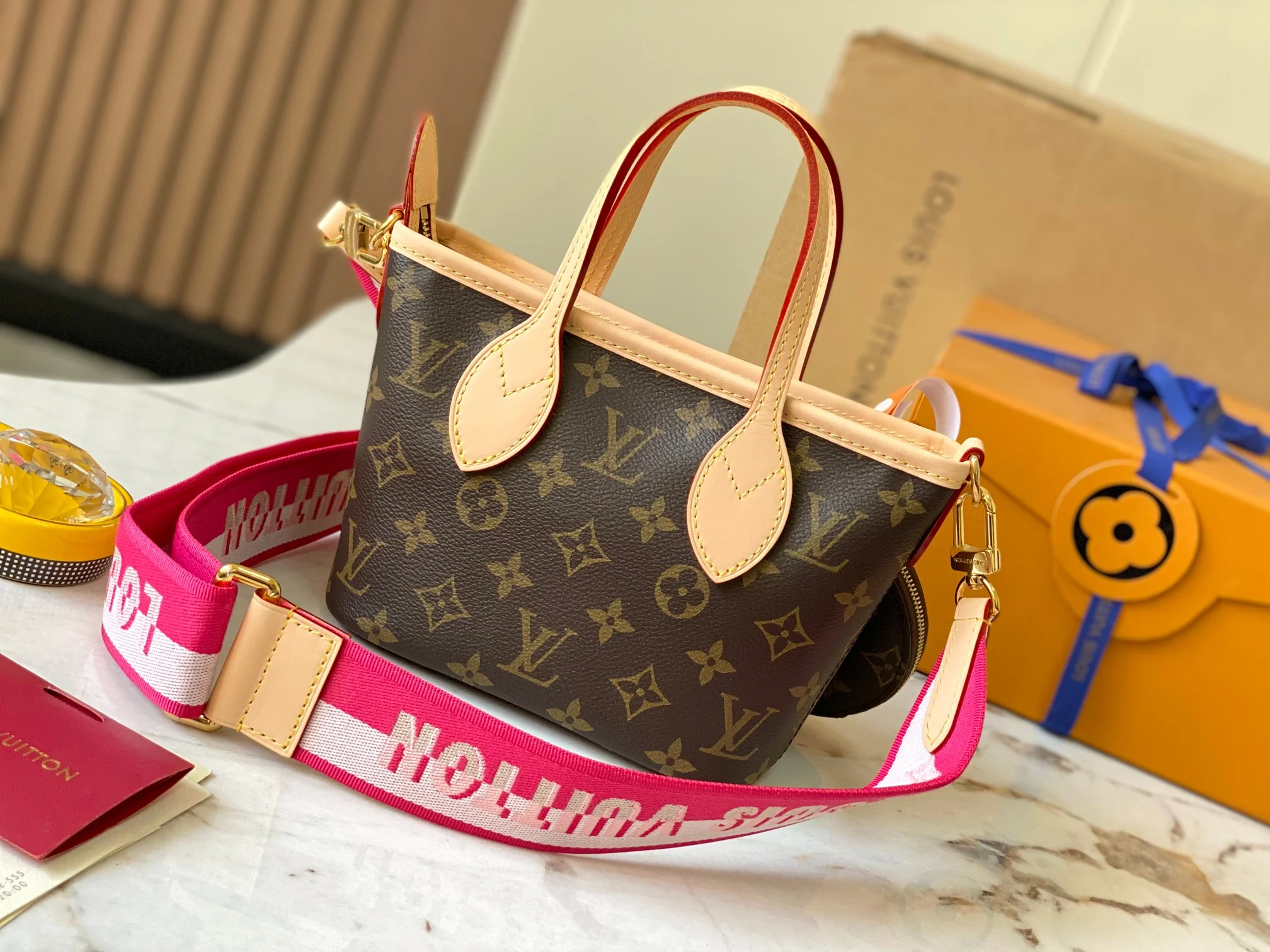 Louisvuitton Neverfull BB Handbag M46786 24x14x9 cm - description_image3
