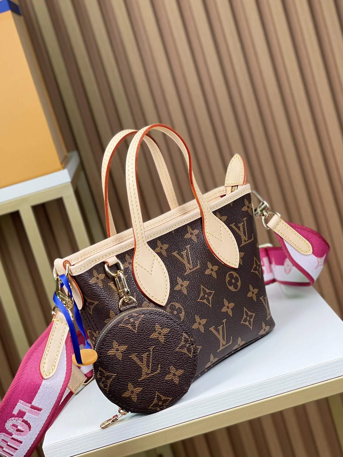 Louisvuitton Neverfull BB M46786 24x14x9 cm - description_image3