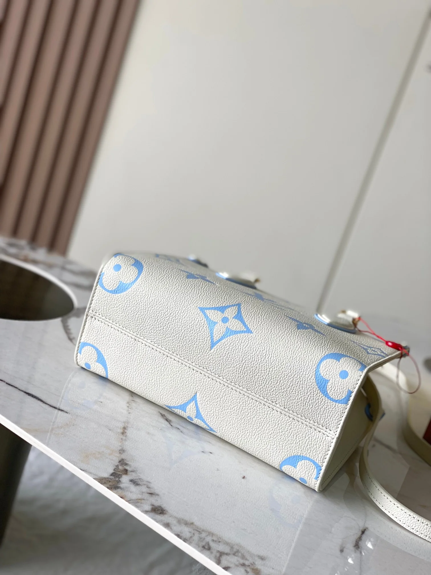 Louisvuitton OnTheGo Tote M46833 25cm - description_image4