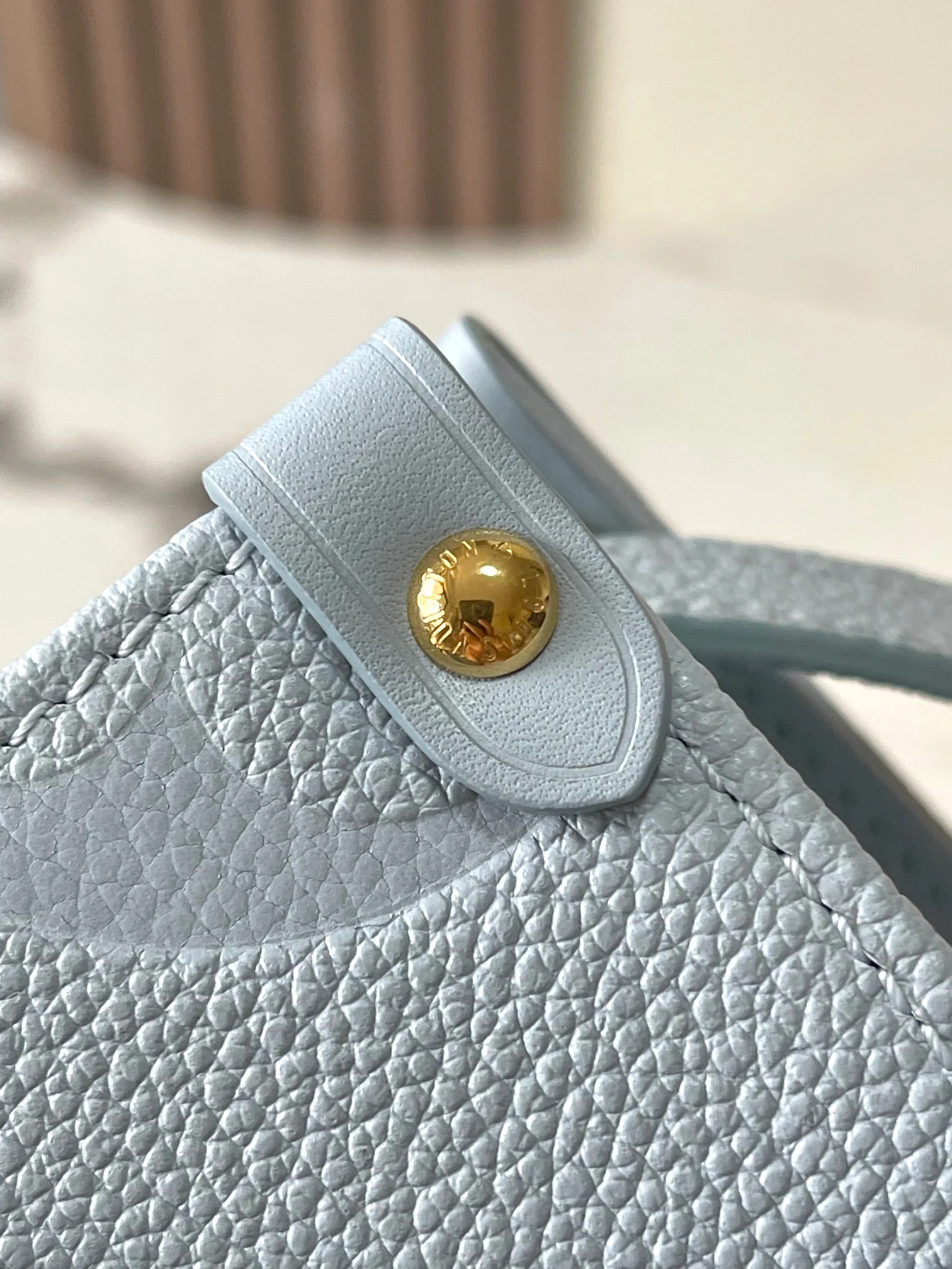 Louisvuitton OnTheGo Small Handbag M46840 25x19x11.5cm - description_image5