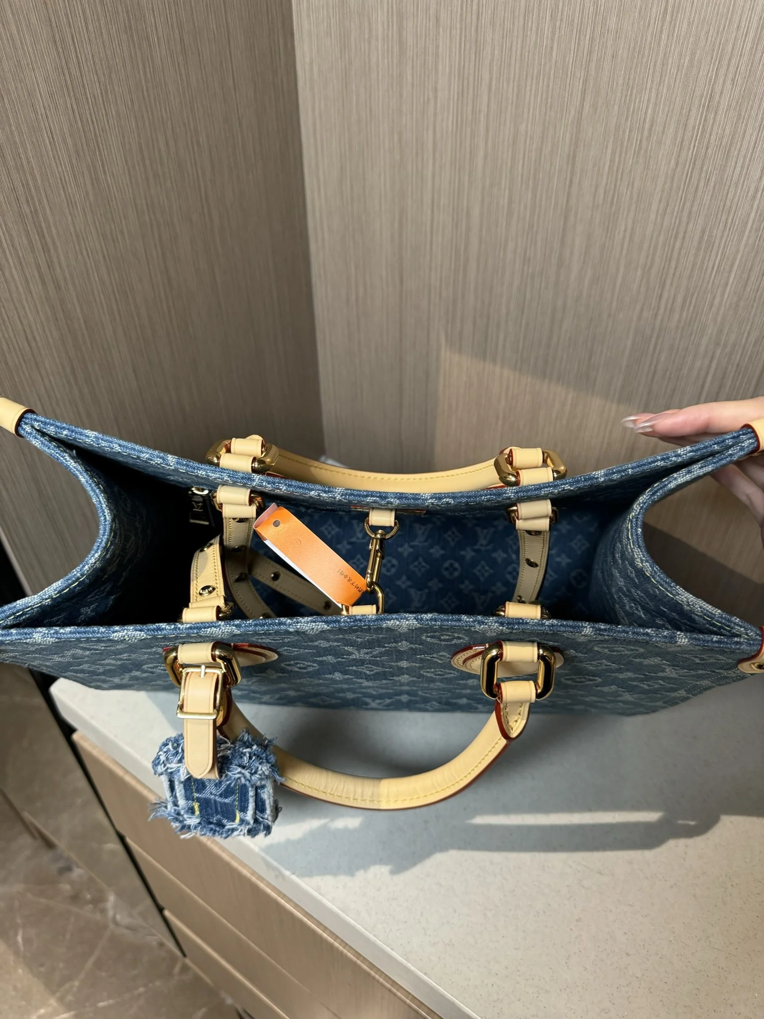 Louisvuitton Onthego Medium Tote M46871 35x27x14 cm - description_image4