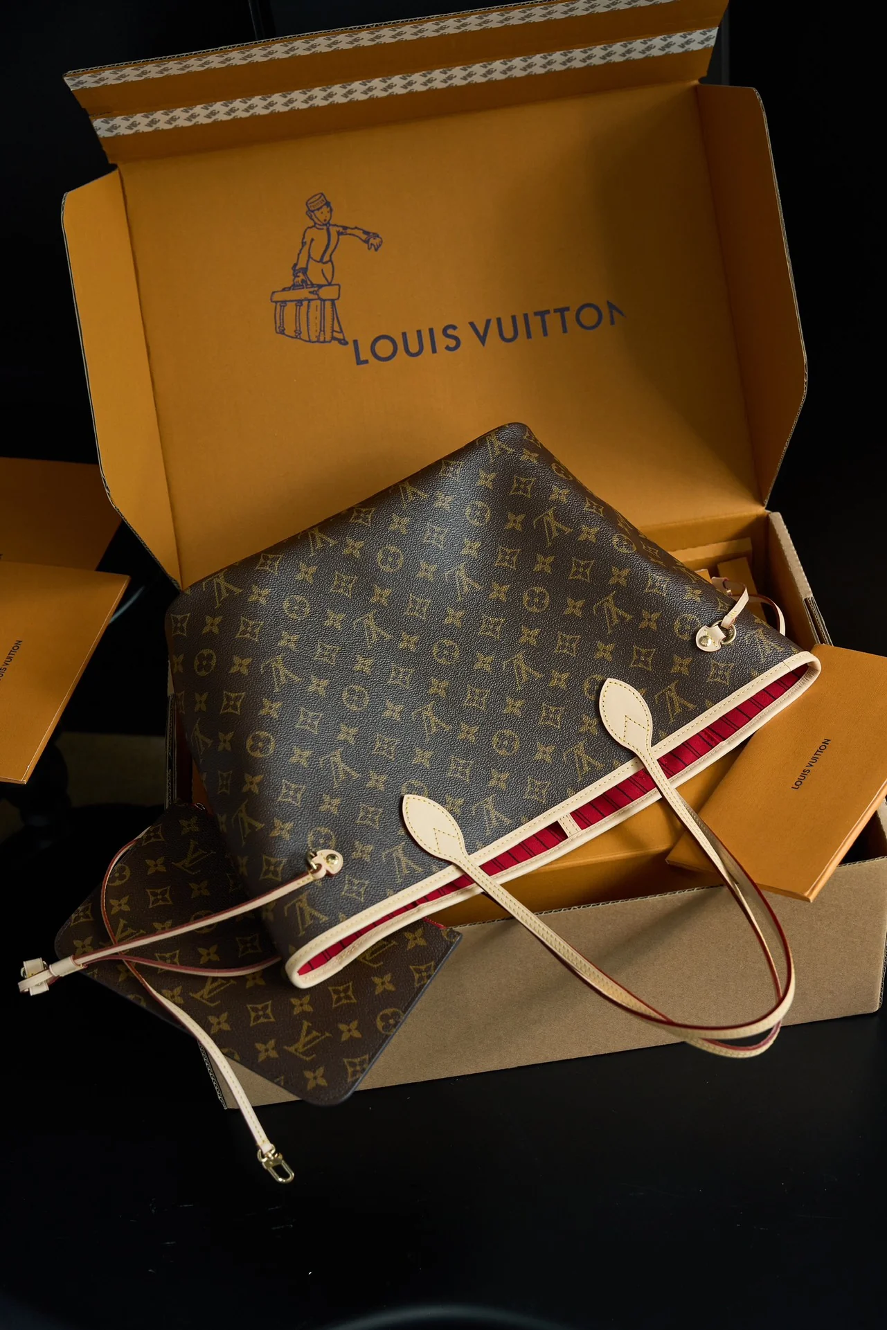 Louisvuitton Neverfull M46987 28 x 14 x 31 cm - description_image3