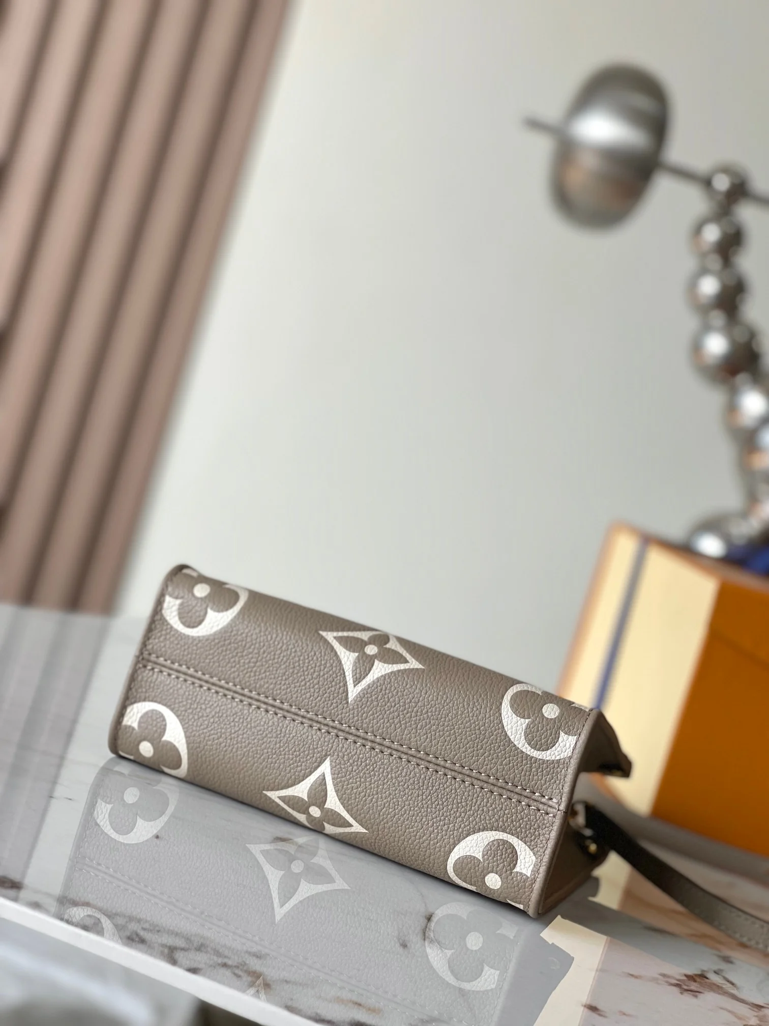 Louisvuitton OnTheGo BB Handbag 18x15x8.5 cm - description_image4