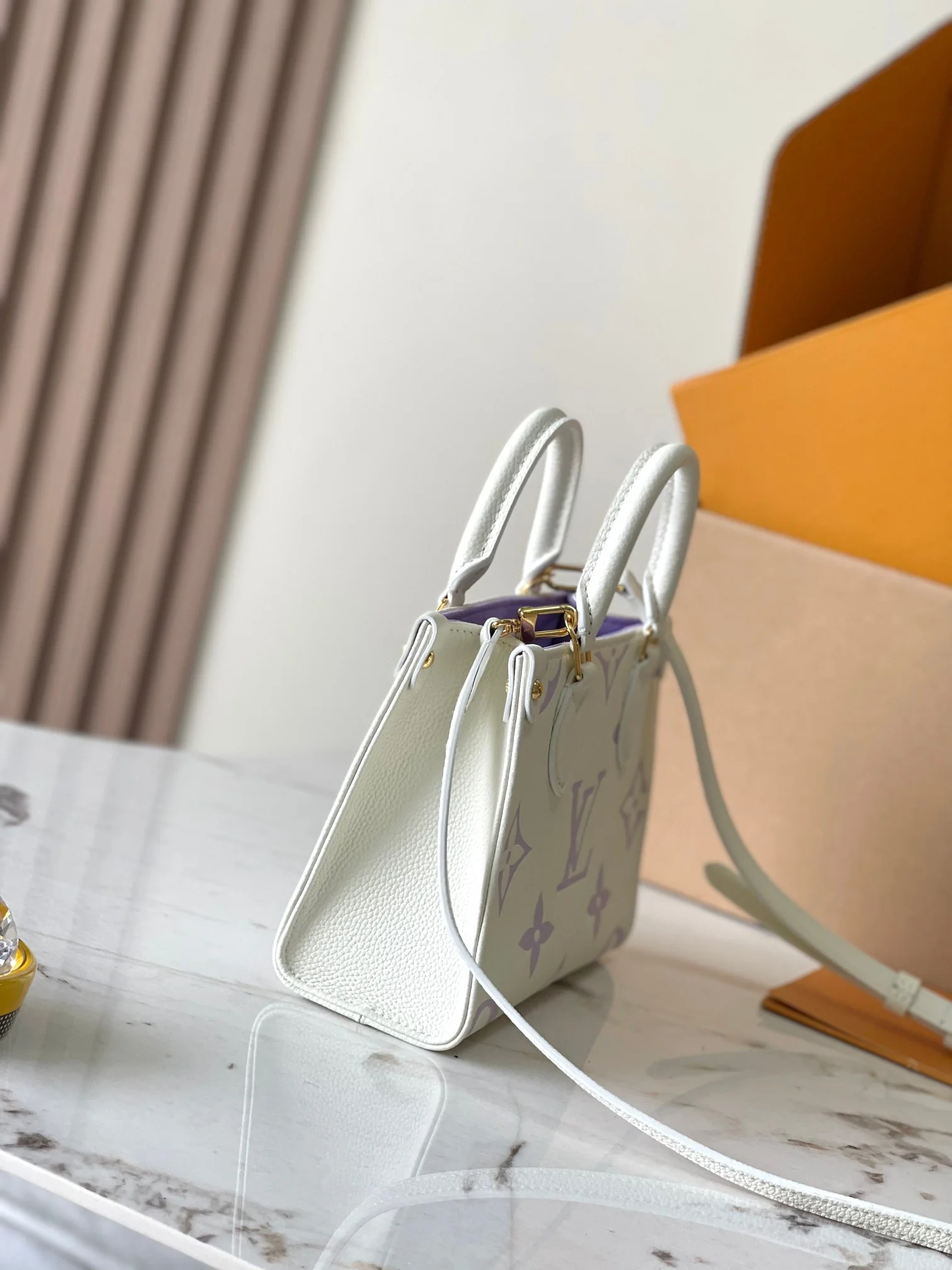 Louisvuitton OnTheGo BB Handbag M47054 18x15x8.5cm - description_image2