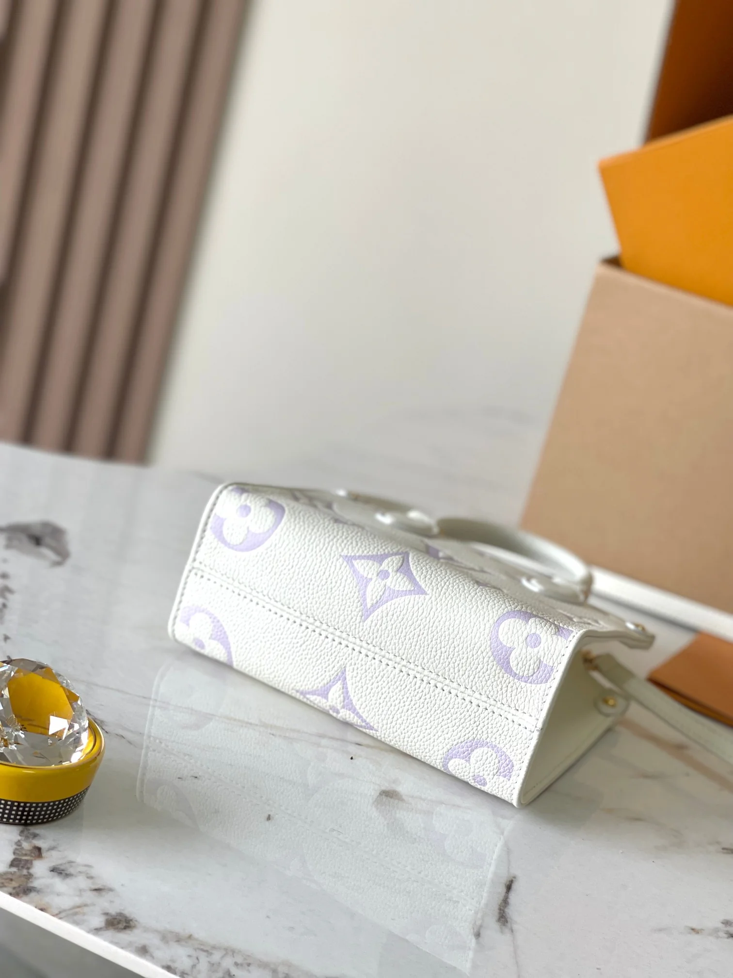 Louisvuitton OnTheGo BB Handbag M47054 18x15x8.5cm - description_image4