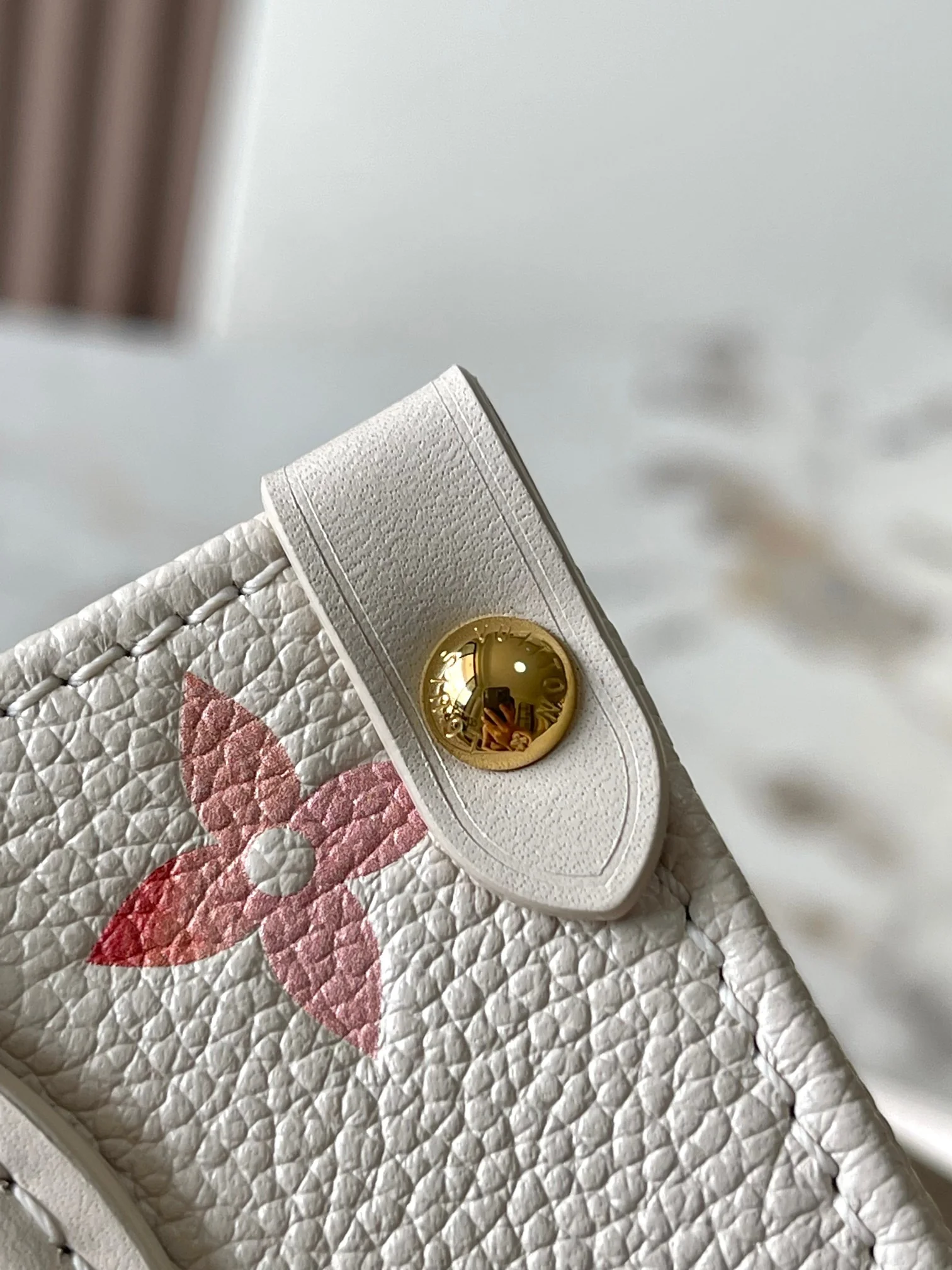 Louisvuitton Onthego BB Handbag M47115 18x15x8.5 cm - description_image5