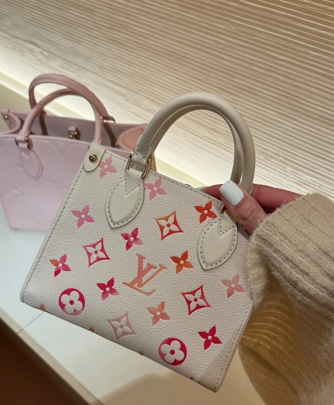 Louisvuitton Onthego BB M47115 - description_image6