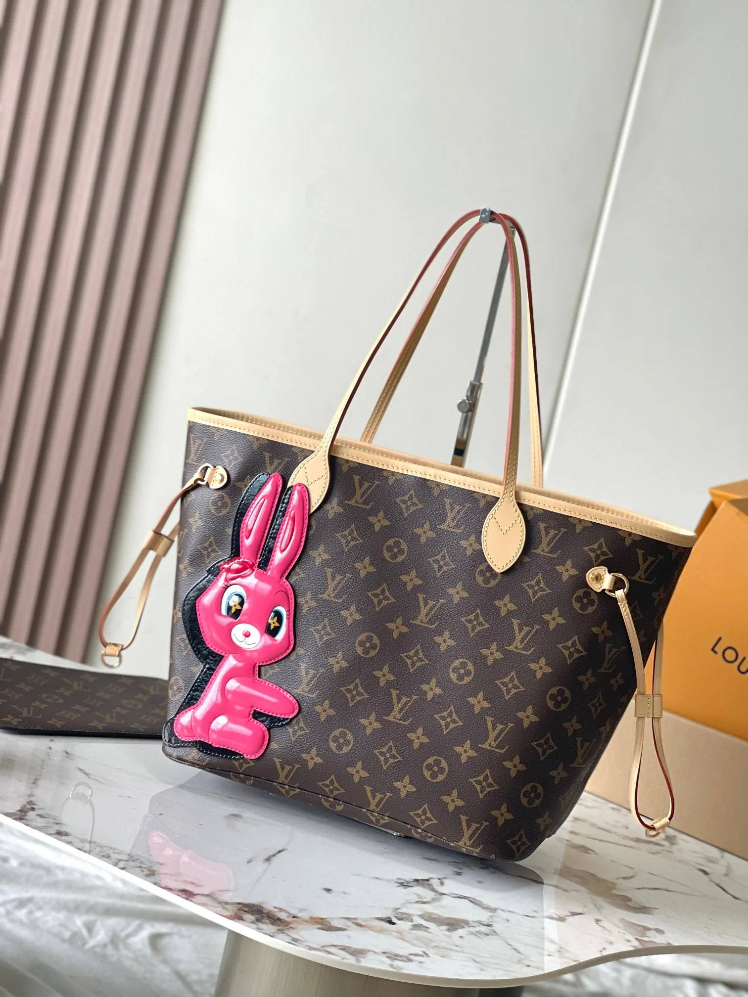Louisvuitton Neverfull Medium Tote M47200 31x28.5x17 cm Louisvuitton Neverfull Medium Tote M47200 31x28.5x17 cm - description_image1