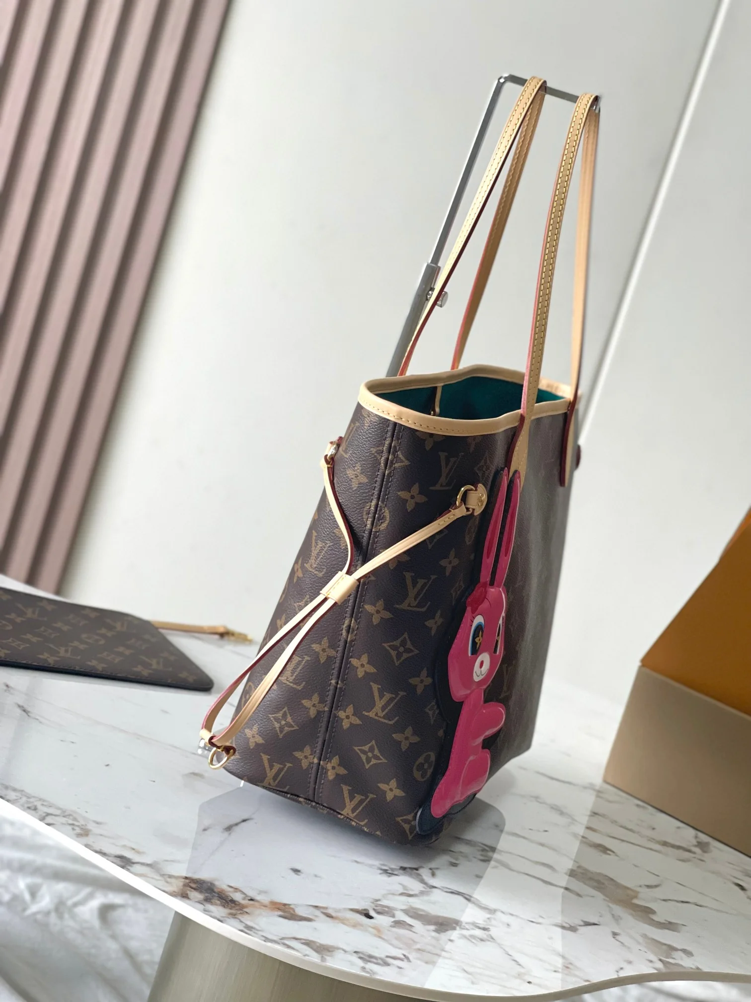 Louisvuitton Neverfull Medium Tote M47200 31x28.5x17 cm Louisvuitton Neverfull Medium Tote M47200 31x28.5x17 cm - description_image2