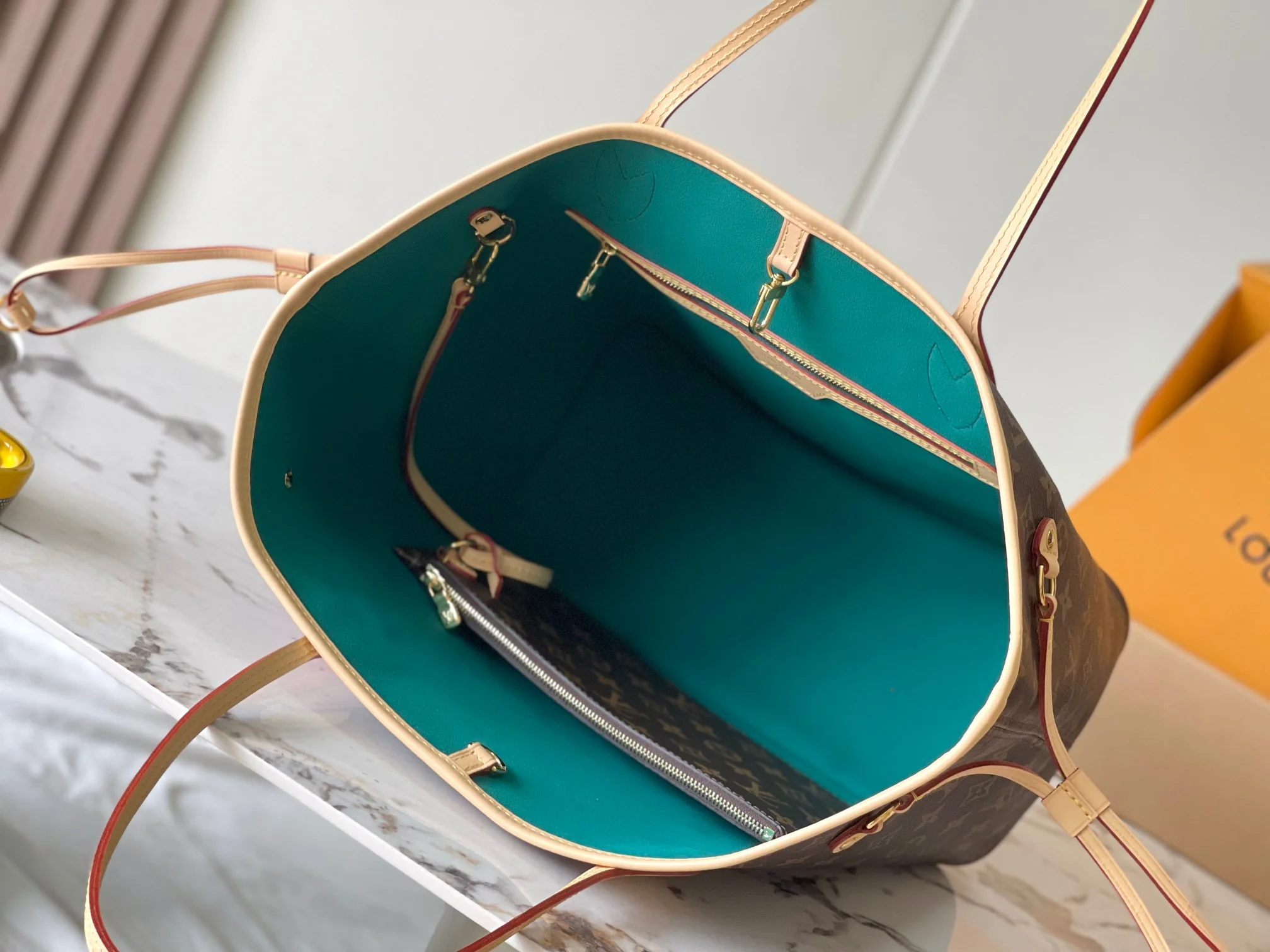 Louisvuitton Neverfull Medium Tote M47200 31x28.5x17 cm Louisvuitton Neverfull Medium Tote M47200 31x28.5x17 cm - description_image9