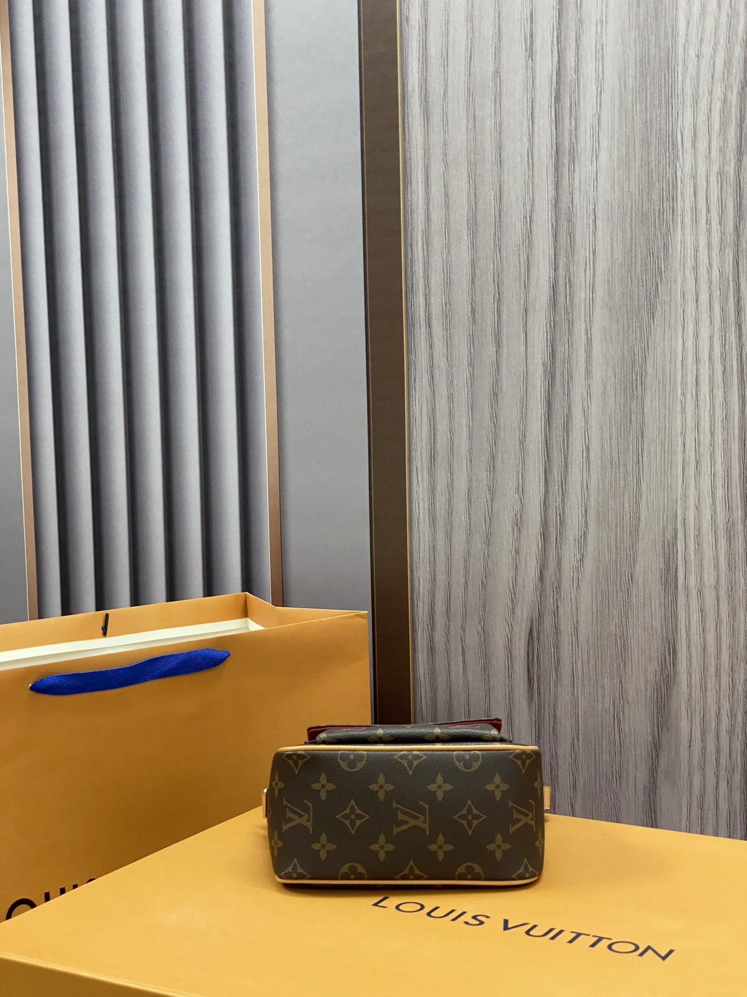 Louisvuitton Neverfull Tofu Bag M51165 17x13x9 cm - description_image4