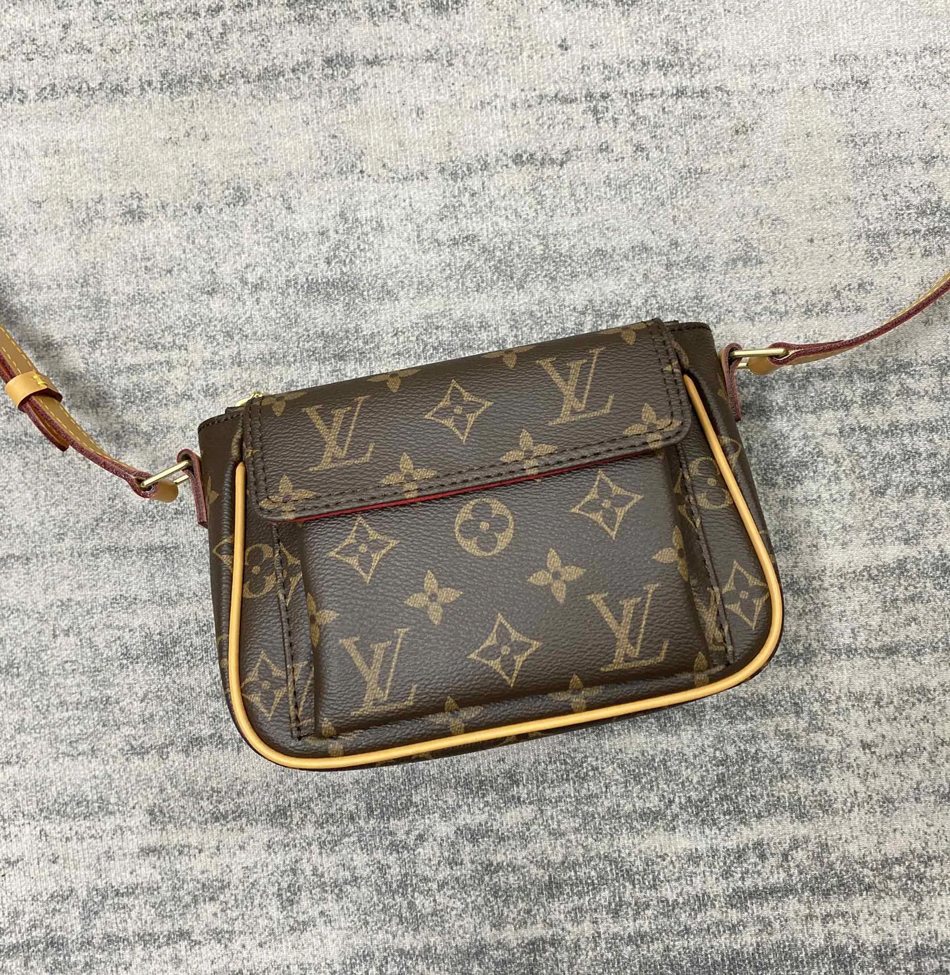 Louisvuitton Neverfull Tofu Bag M51165 17x13x9 cm - description_image5