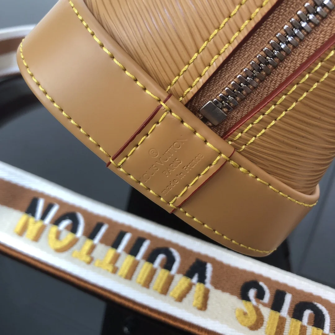 Louis Vuitton Alma BB M57540 Caramel - image4